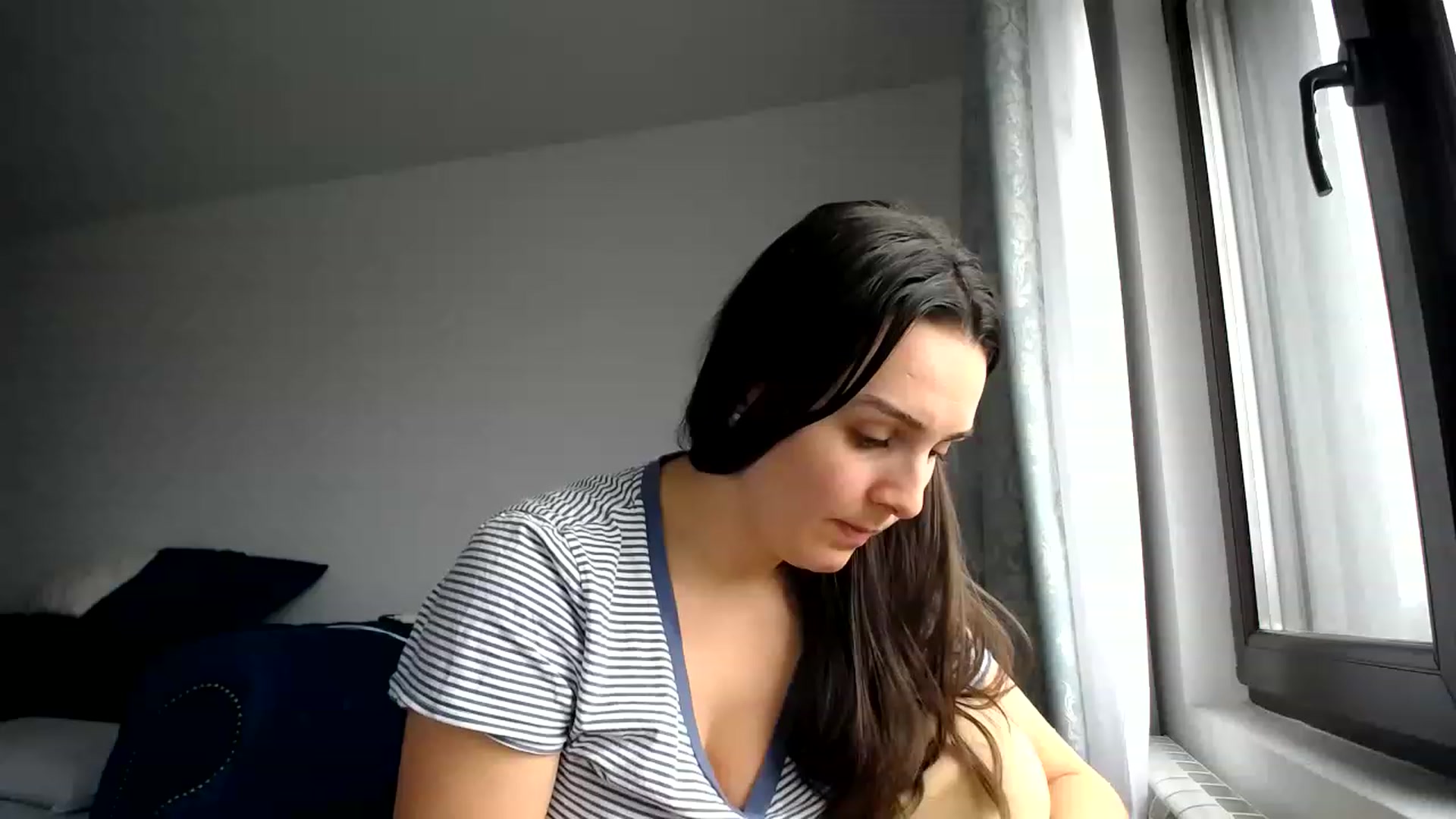 Gallery image thumbnail from L_A_U's myfreecams stream on, 12/06/2022, 10:10 image 11 of 20