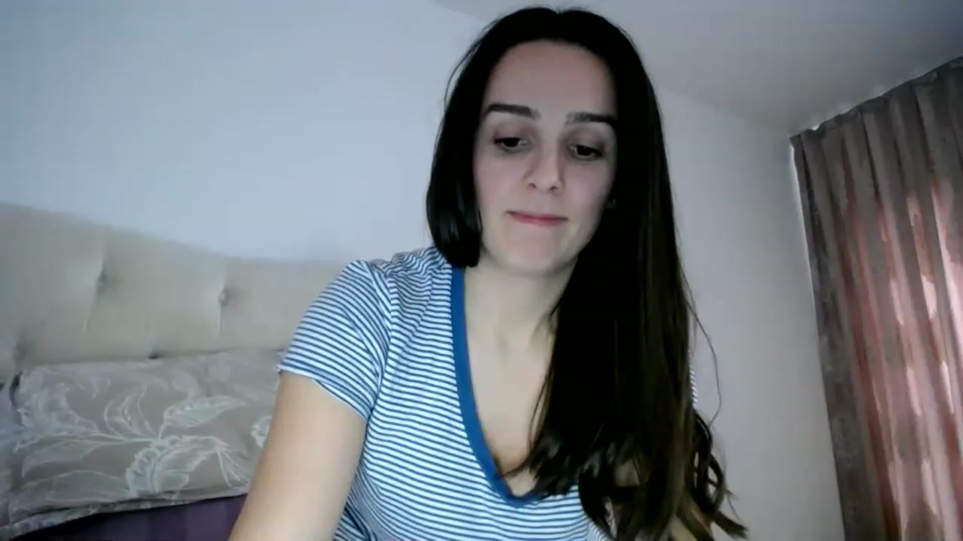 Gallery image thumbnail from L_A_U's myfreecams stream on, 12/06/2022, 12:29 image 4 of 20