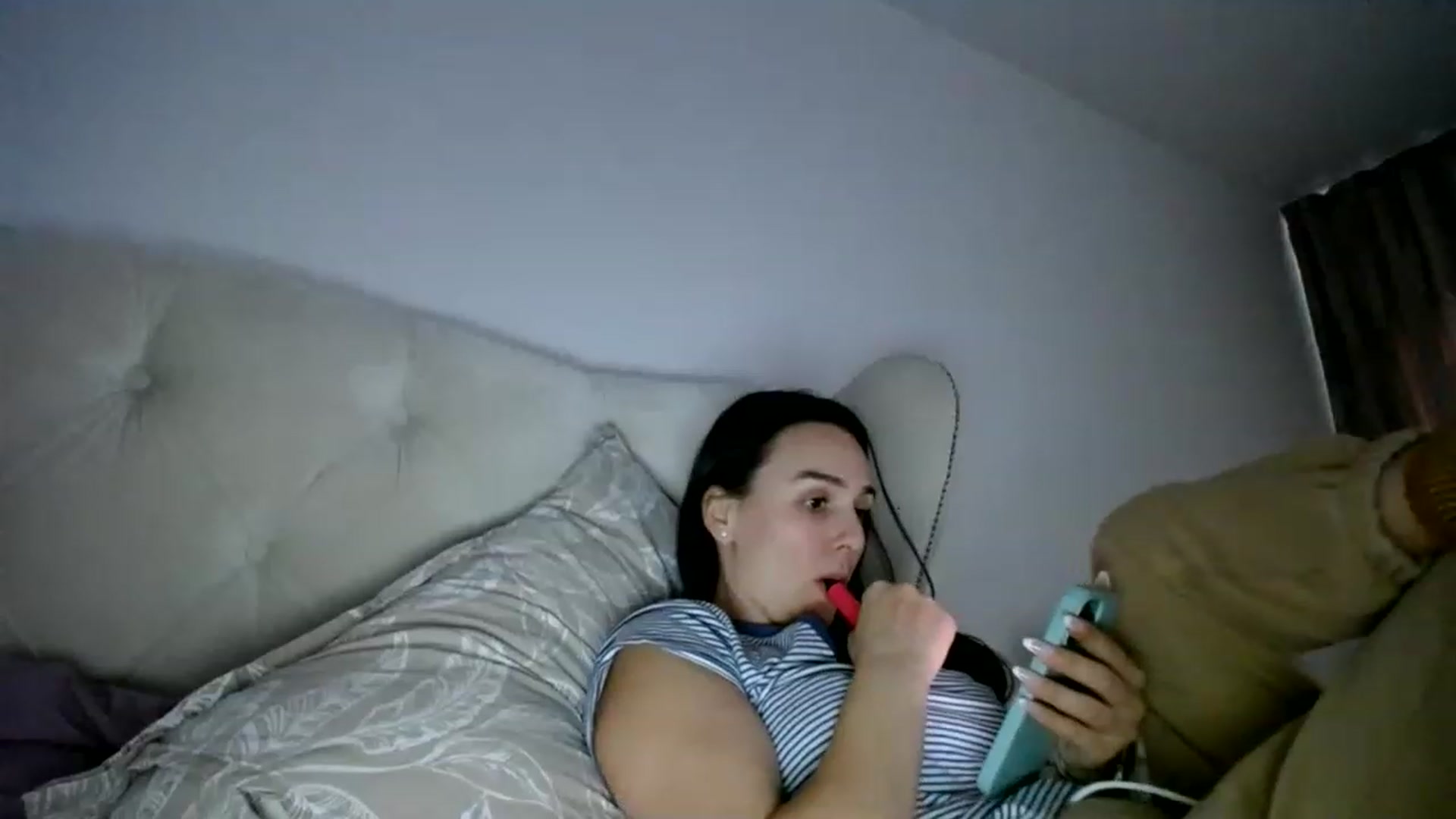 Gallery image thumbnail from L_A_U's myfreecams stream on, 12/06/2022, 13:02 image 14 of 20