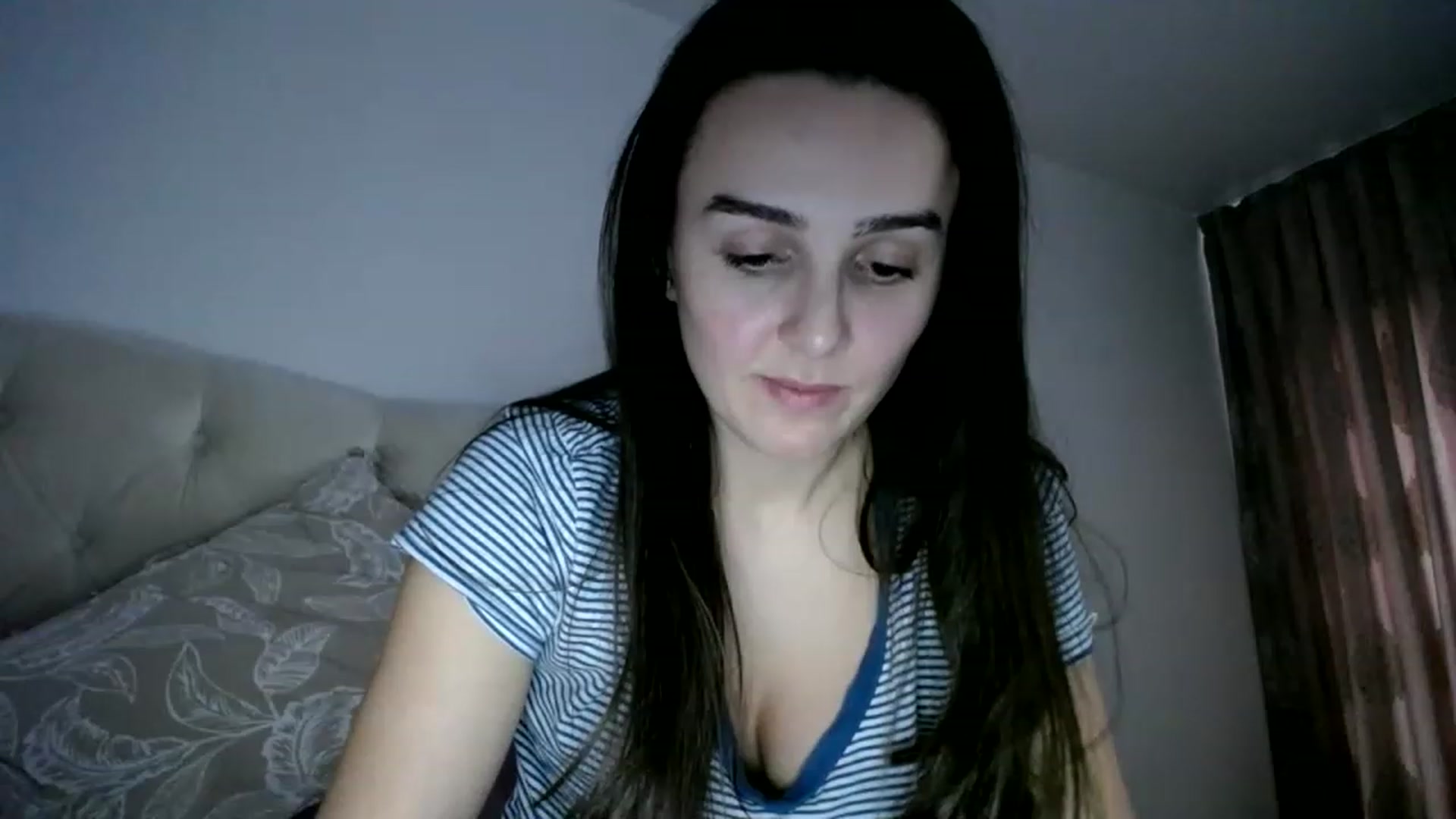 Gallery image thumbnail from L_A_U's myfreecams stream on, 12/06/2022, 13:02 image 13 of 20