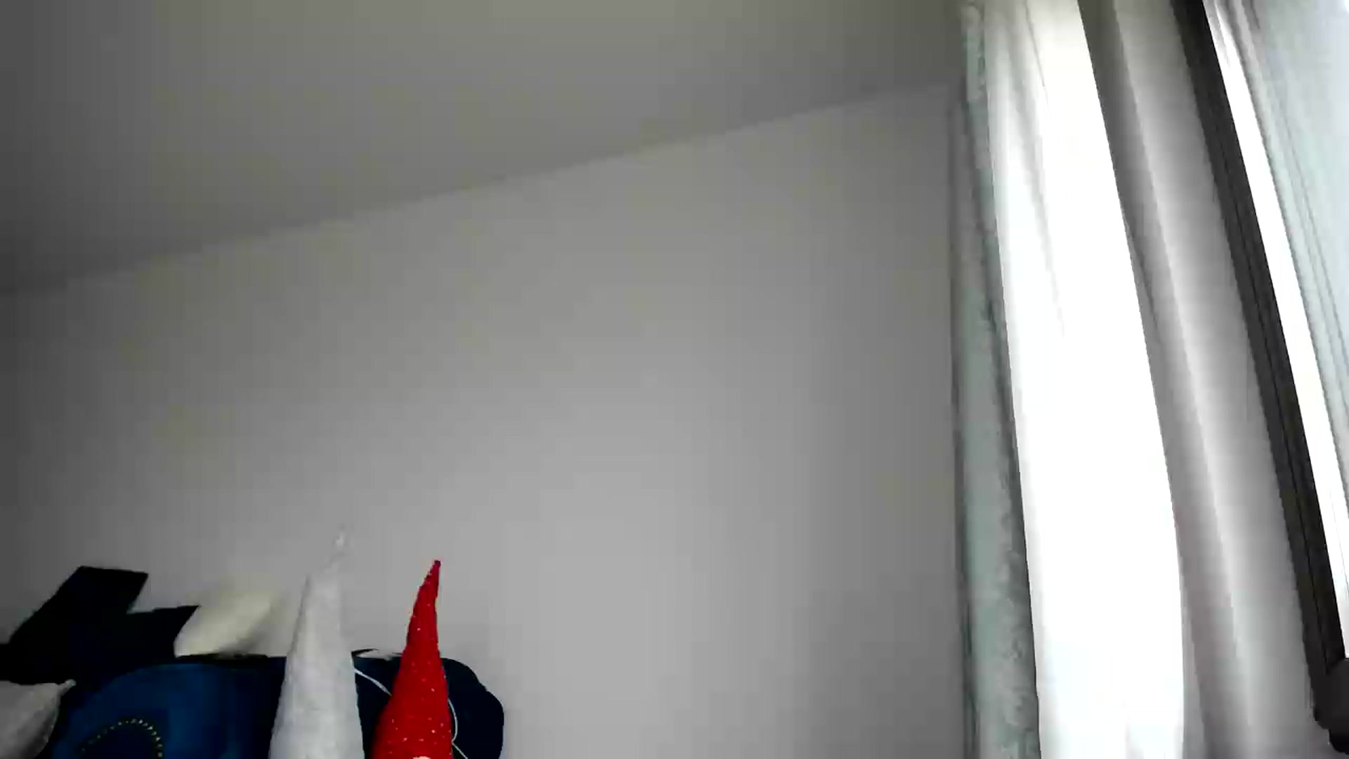 Gallery image thumbnail from L_A_U's myfreecams stream on, 12/12/2022, 08:44 image 11 of 20