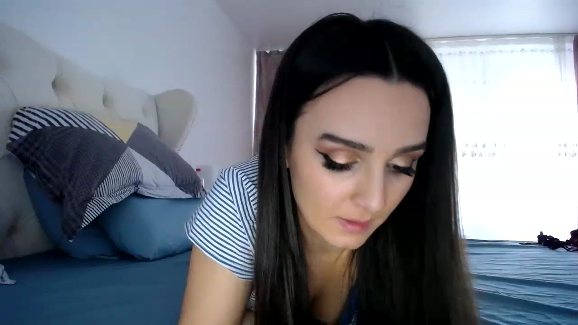 Gallery image thumbnail from L_A_U's myfreecams stream on, 12/12/2022, 12:48 image 19 of 20
