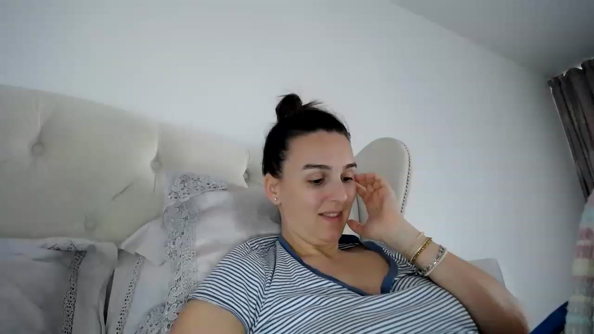 Gallery image thumbnail from L_A_U's myfreecams stream on, 02/14/2023, 14:48 image 11 of 20