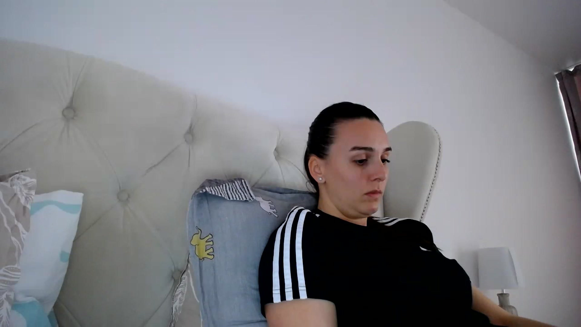 Gallery image thumbnail from L_A_U's myfreecams stream on, 02/22/2023, 11:43 image 9 of 20