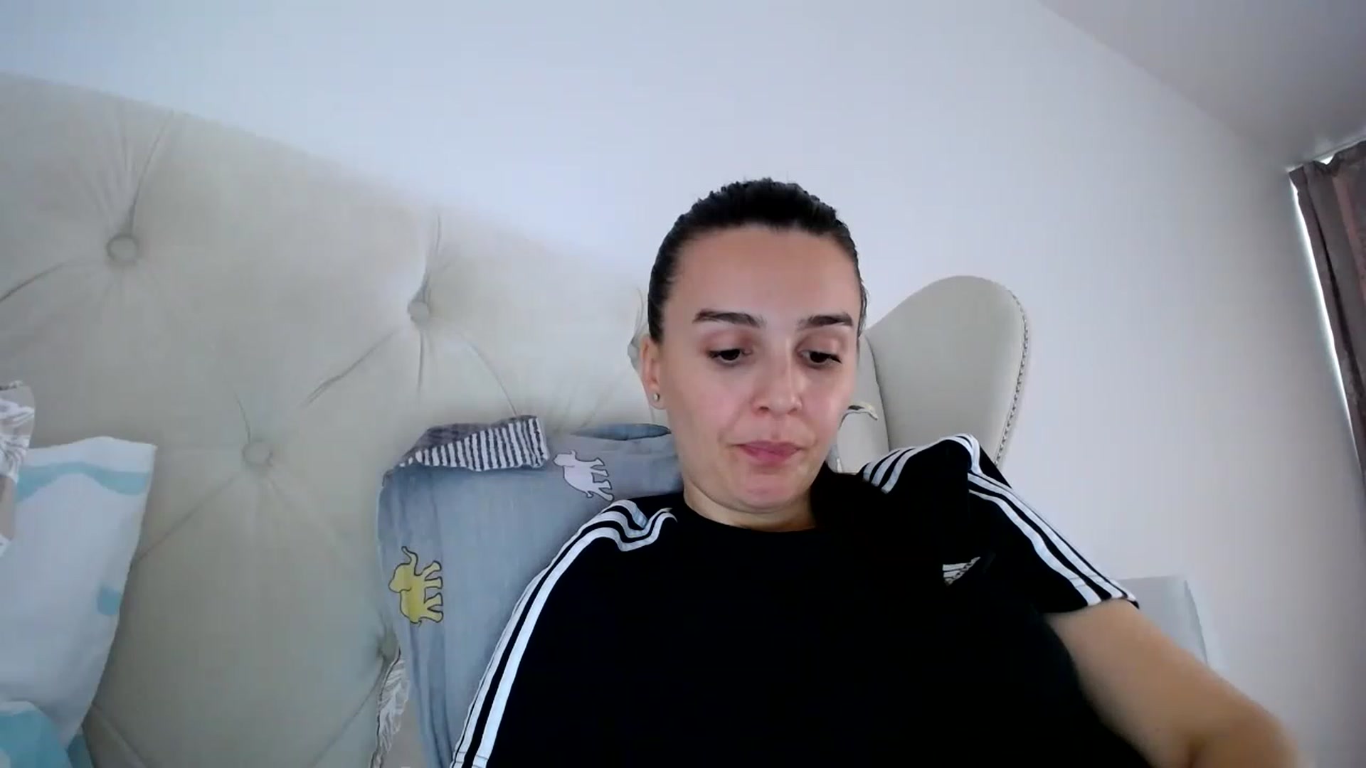 Gallery image thumbnail from L_A_U's myfreecams stream on, 02/22/2023, 11:43 image 19 of 20