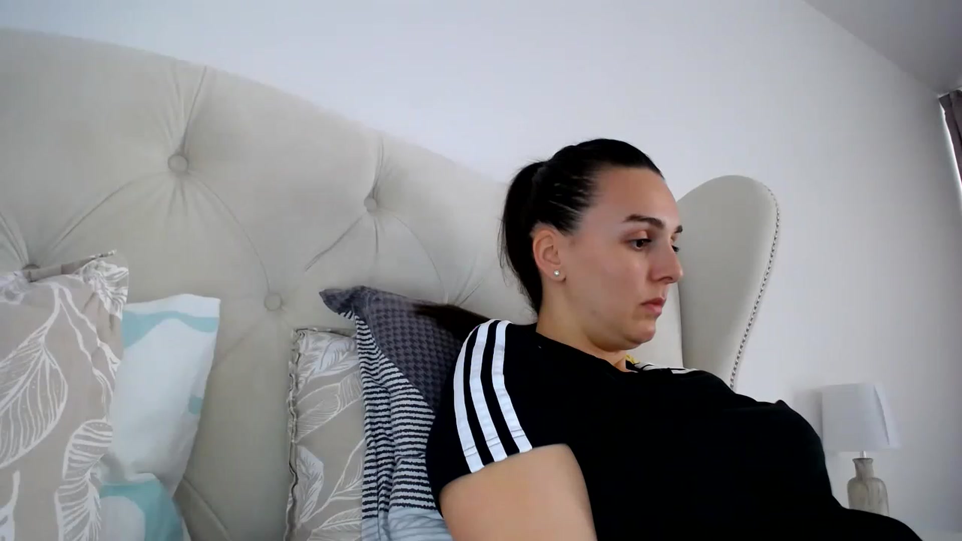 Gallery image thumbnail from L_A_U's myfreecams stream on, 02/22/2023, 12:34 image 5 of 20