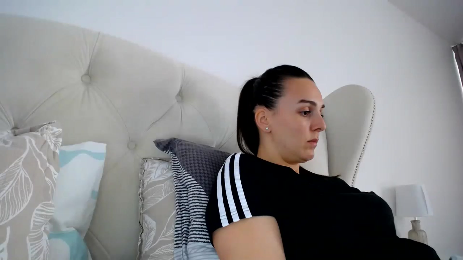 Gallery image thumbnail from L_A_U's myfreecams stream on, 02/22/2023, 12:34 image 2 of 20