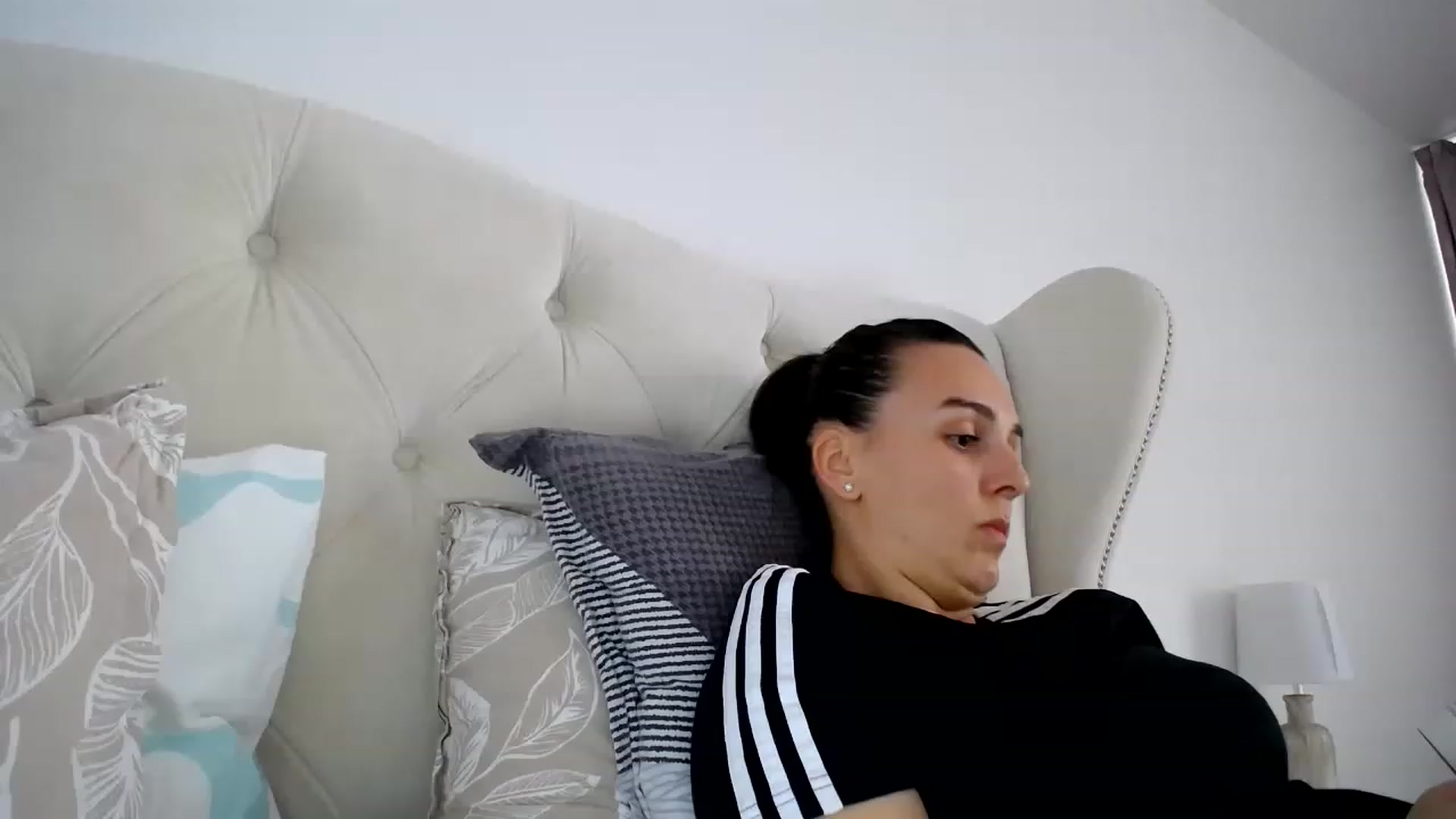 Gallery image thumbnail from L_A_U's myfreecams stream on, 02/22/2023, 12:34 image 10 of 20