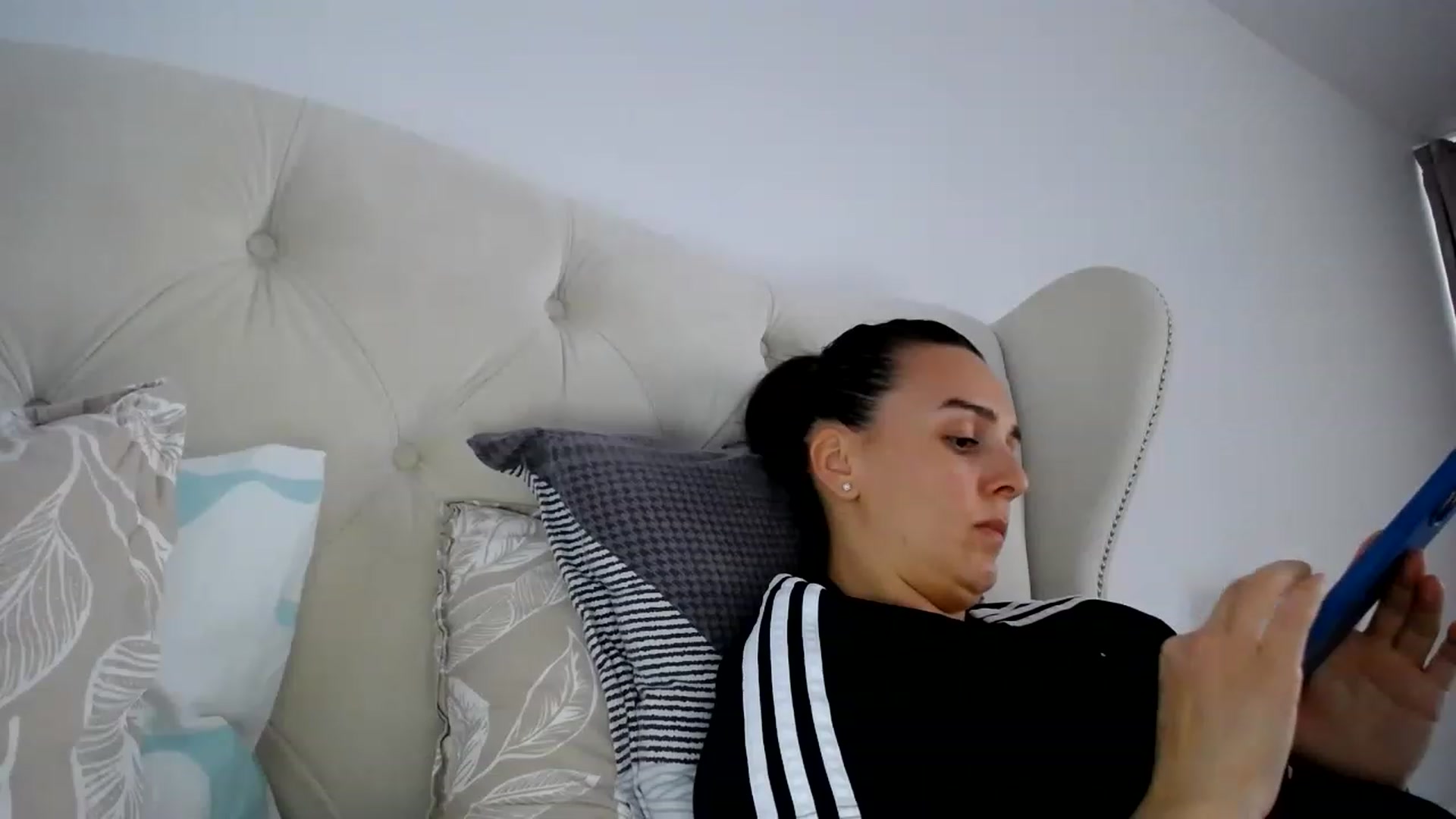 Gallery image thumbnail from L_A_U's myfreecams stream on, 02/22/2023, 12:34 image 15 of 20