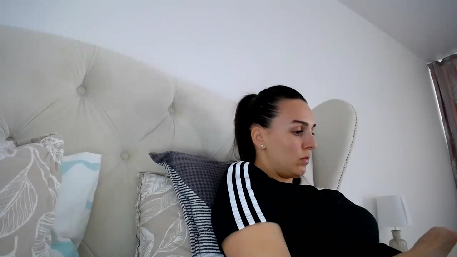 Gallery image thumbnail from L_A_U's myfreecams stream on, 02/22/2023, 13:12 image 1 of 20