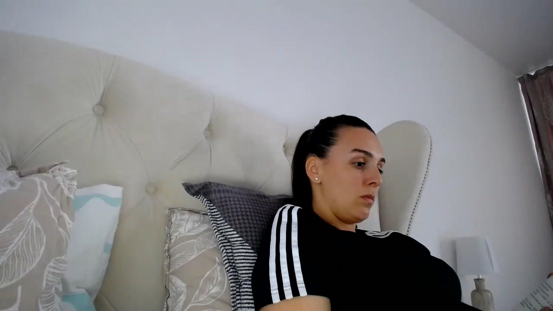 Gallery image thumbnail from L_A_U's myfreecams stream on, 02/22/2023, 13:12 image 11 of 20