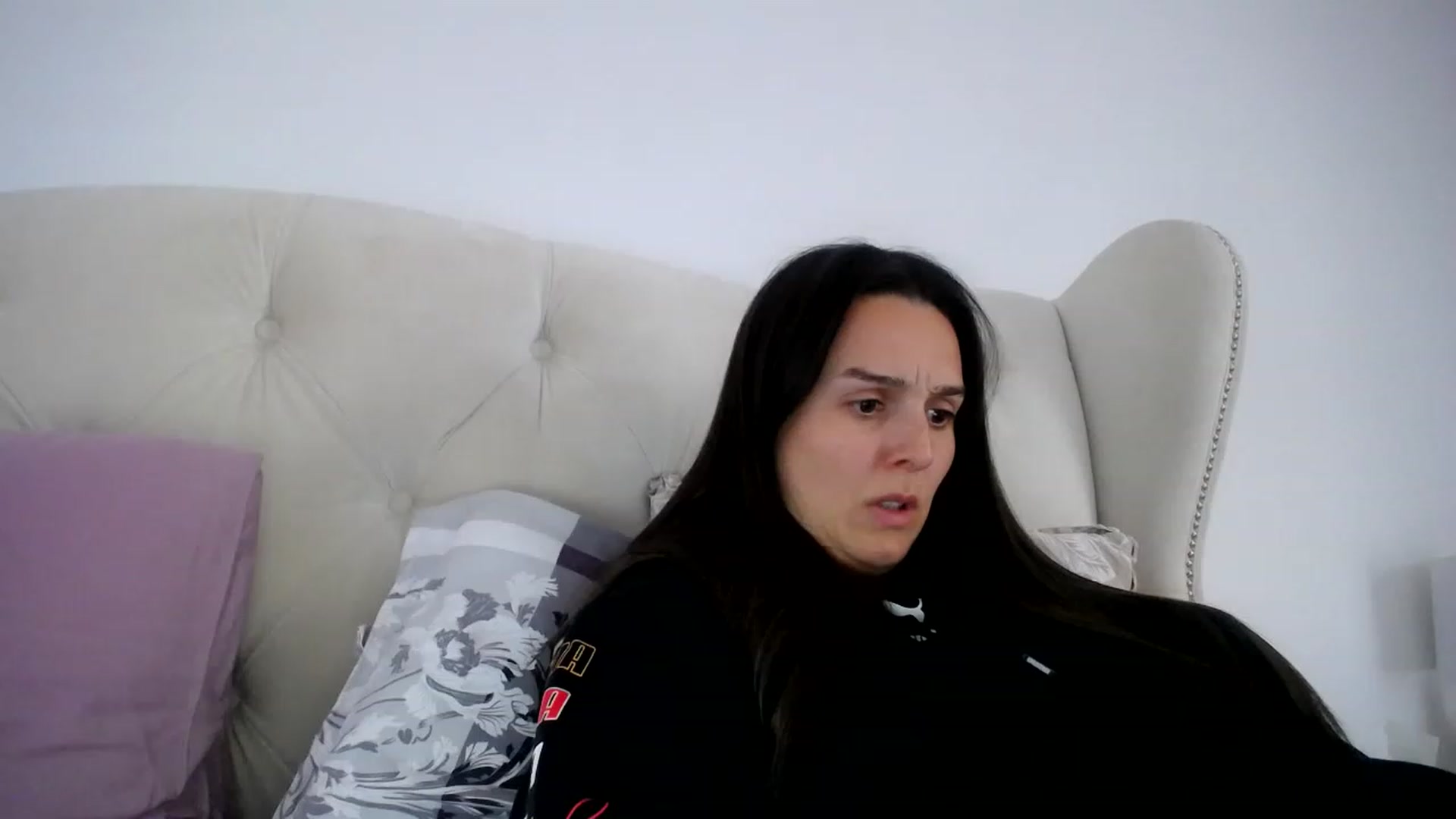 Gallery image thumbnail from L_A_U's myfreecams stream on, 04/02/2023, 14:17 image 8 of 20