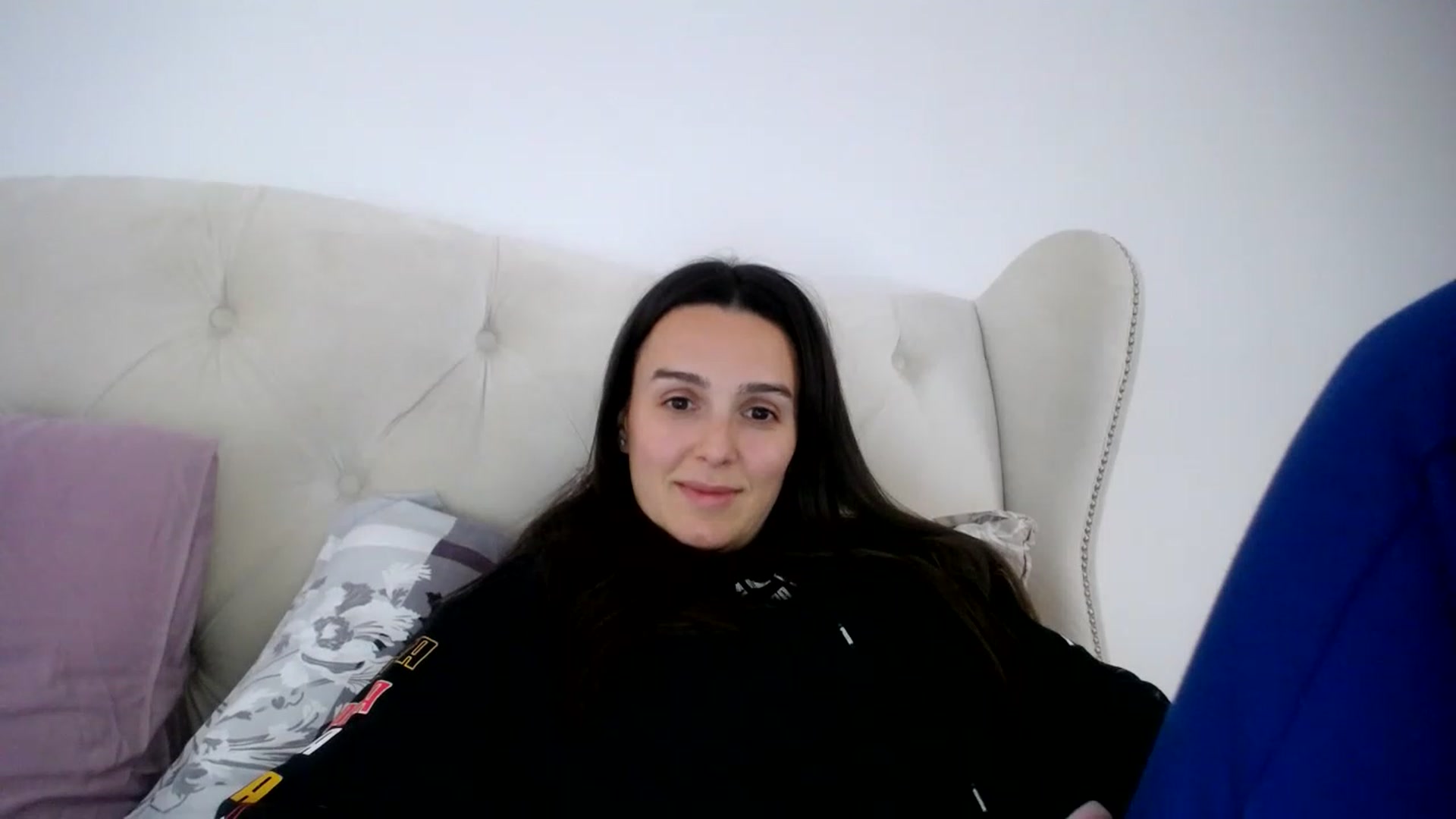 Gallery image thumbnail from L_A_U's myfreecams stream on, 04/02/2023, 14:17 image 18 of 20