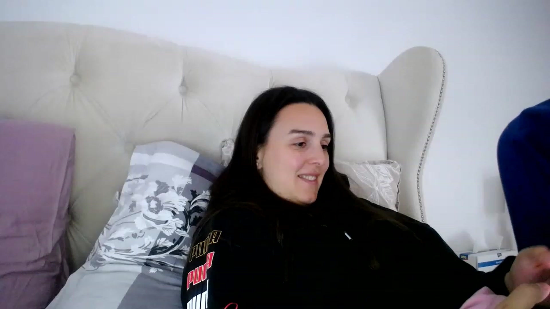 Gallery image thumbnail from L_A_U's myfreecams stream on, 04/02/2023, 14:17 image 13 of 20