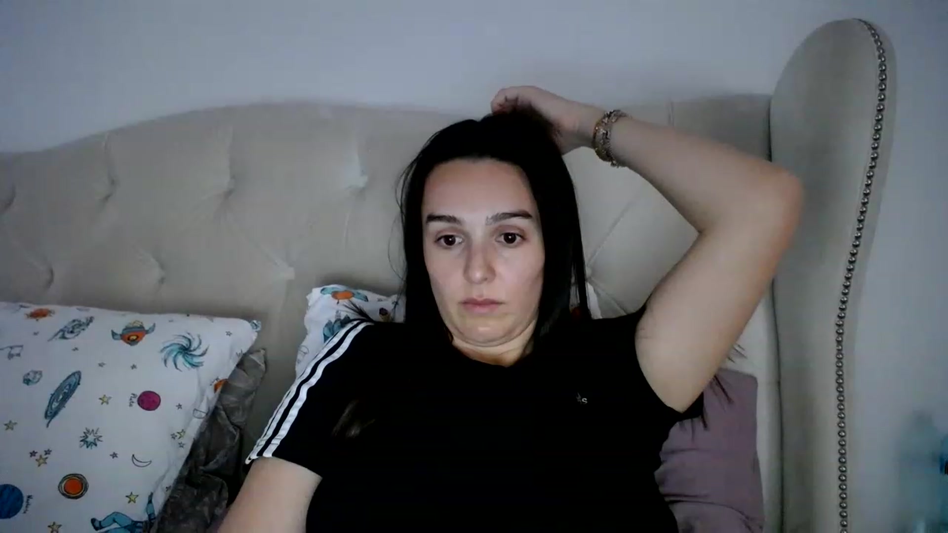 Gallery image thumbnail from L_A_U's myfreecams stream on, 04/04/2023, 09:30 image 13 of 20