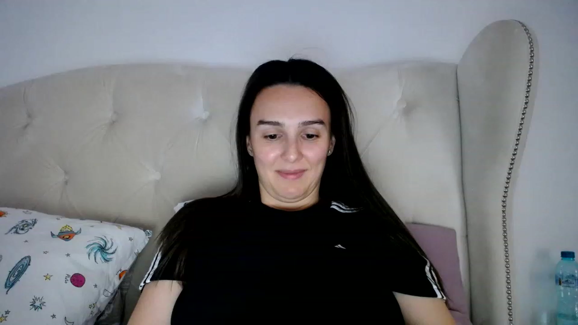 Gallery image thumbnail from L_A_U's myfreecams stream on, 04/04/2023, 11:15 image 3 of 20