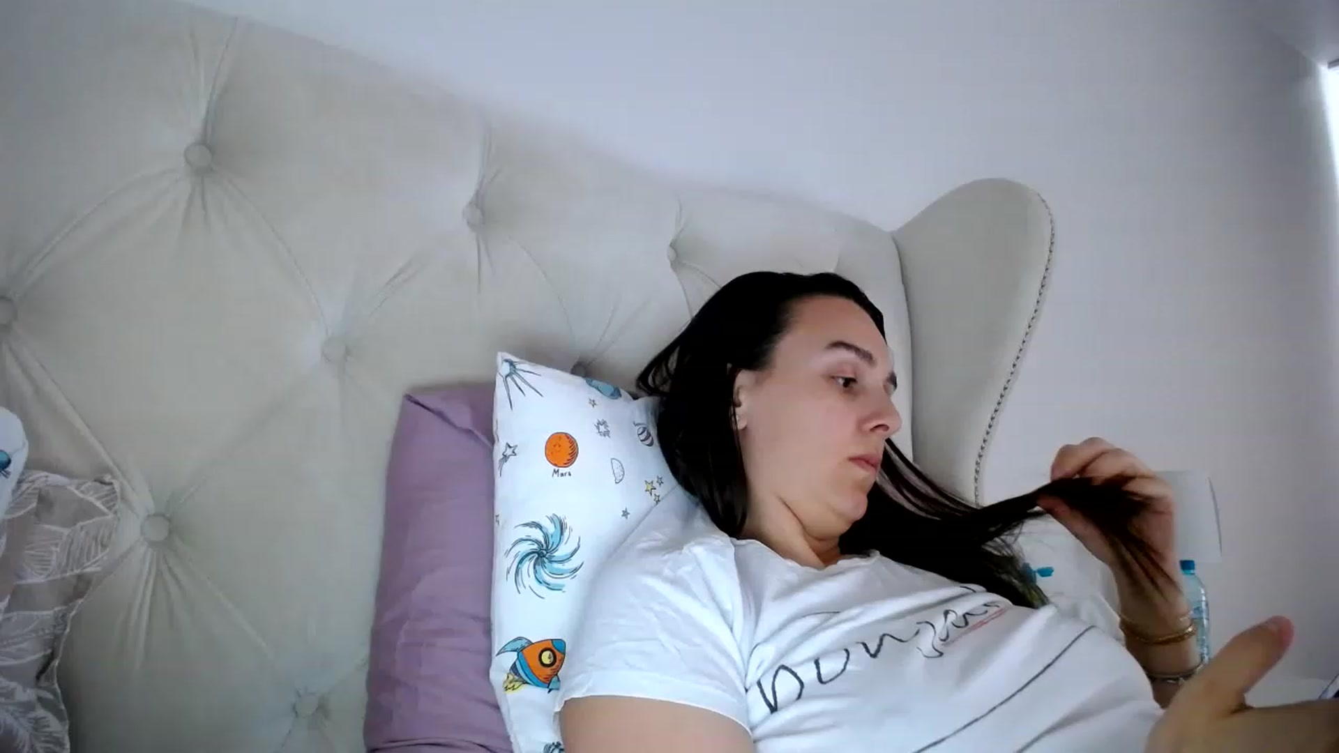 Gallery image thumbnail from L_A_U's myfreecams stream on, 04/06/2023, 11:45 image 14 of 20