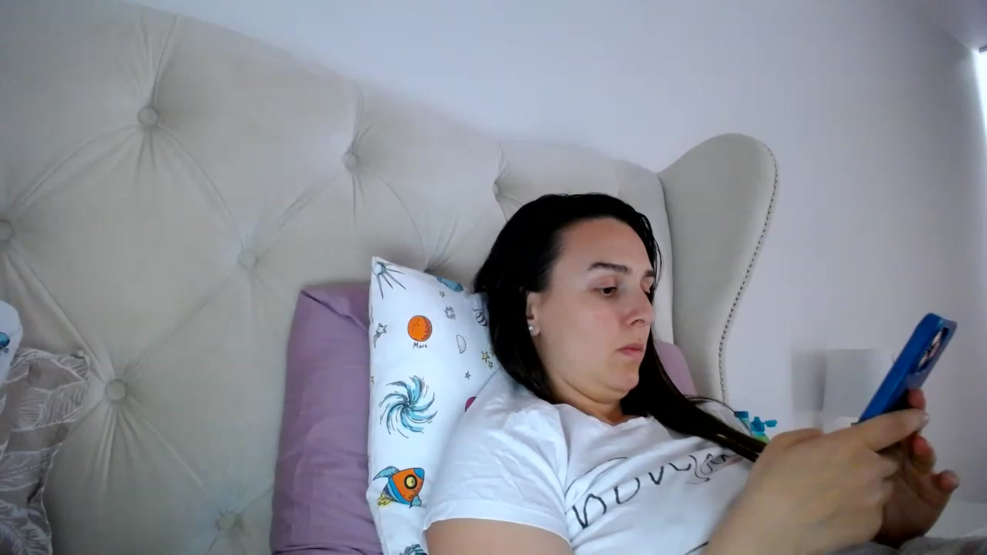 Gallery image thumbnail from L_A_U's myfreecams stream on, 04/06/2023, 11:45 image 16 of 20