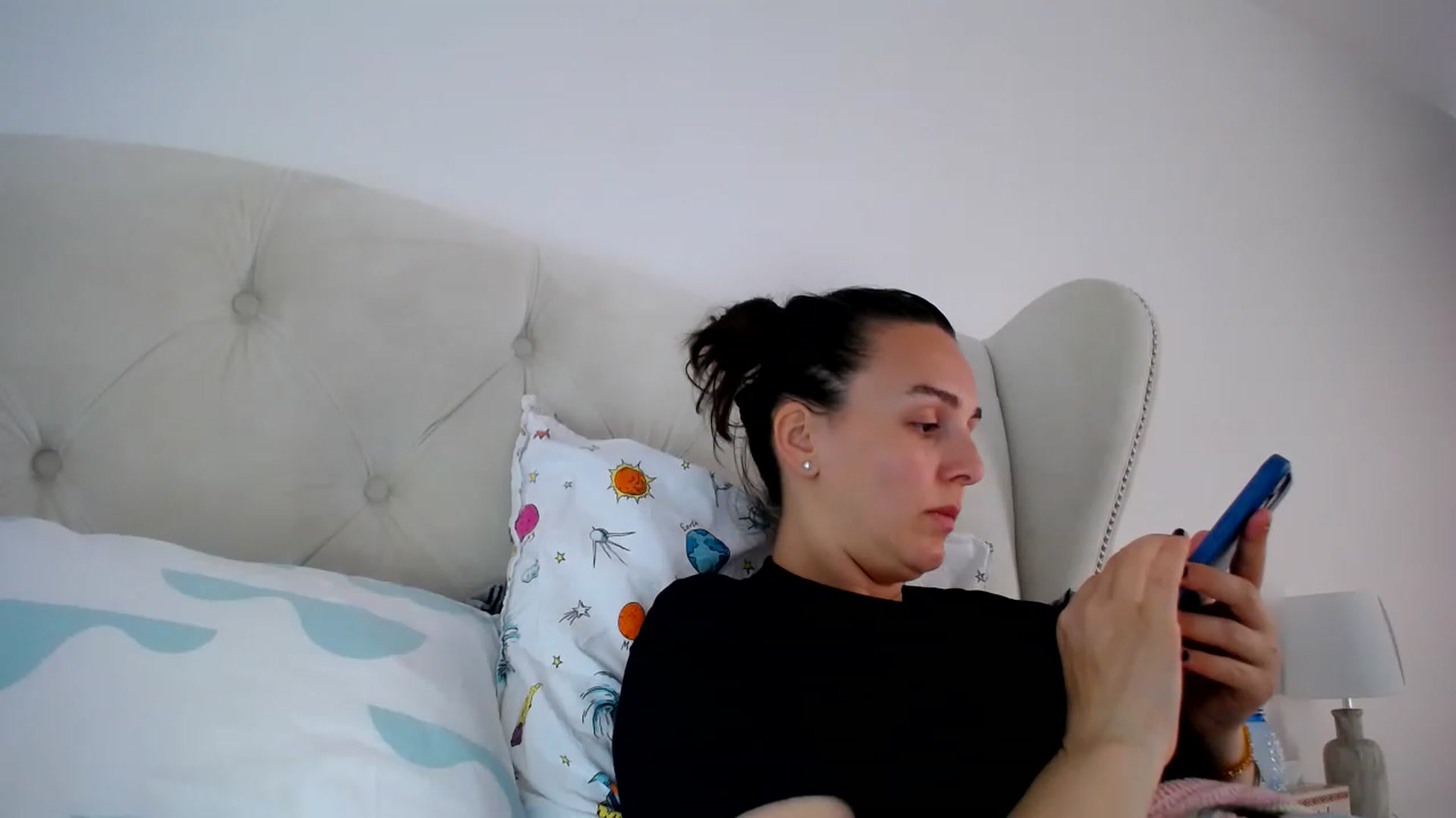 Gallery image thumbnail from L_A_U's myfreecams stream on, 04/24/2023, 08:19 image 6 of 20