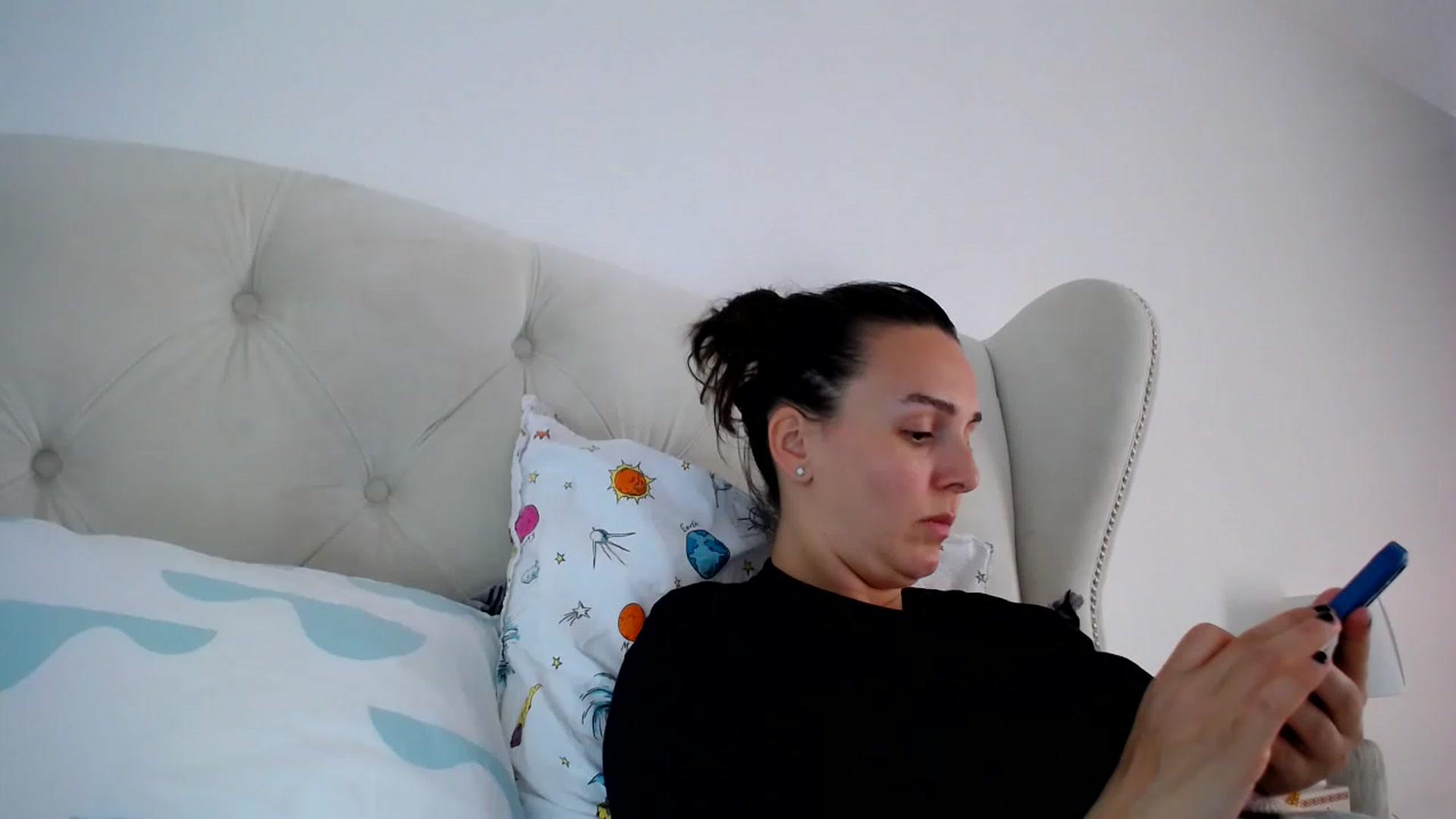 Gallery image thumbnail from L_A_U's myfreecams stream on, 04/24/2023, 08:19 image 7 of 20