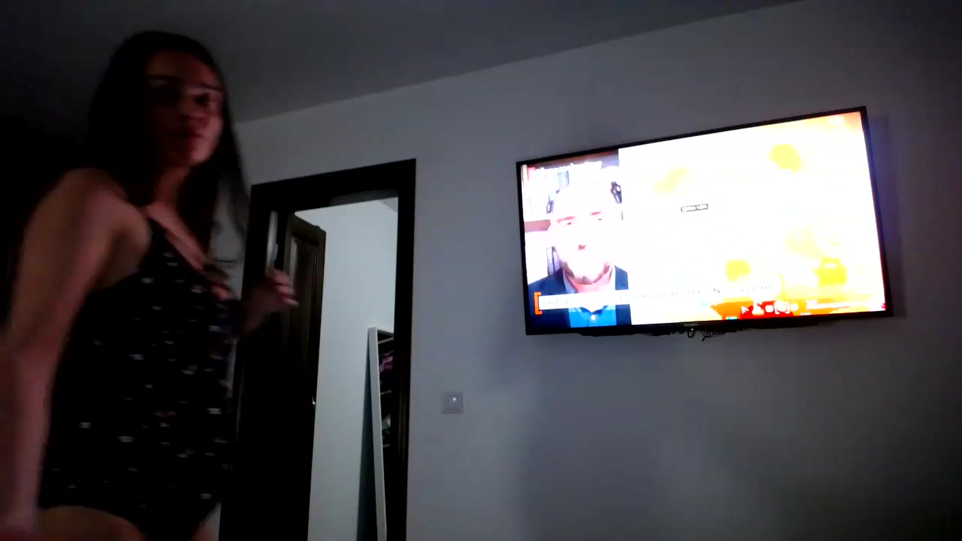 Gallery image thumbnail from L_A_U's myfreecams stream on, 04/24/2023, 21:03 image 16 of 20