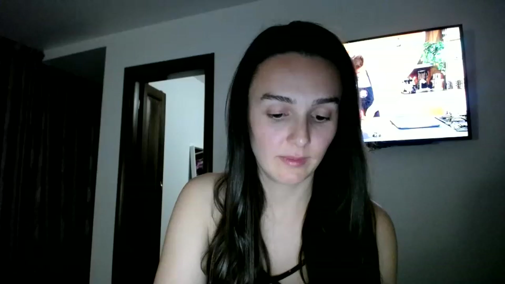 Gallery image thumbnail from L_A_U's myfreecams stream on, 04/24/2023, 21:03 image 5 of 20
