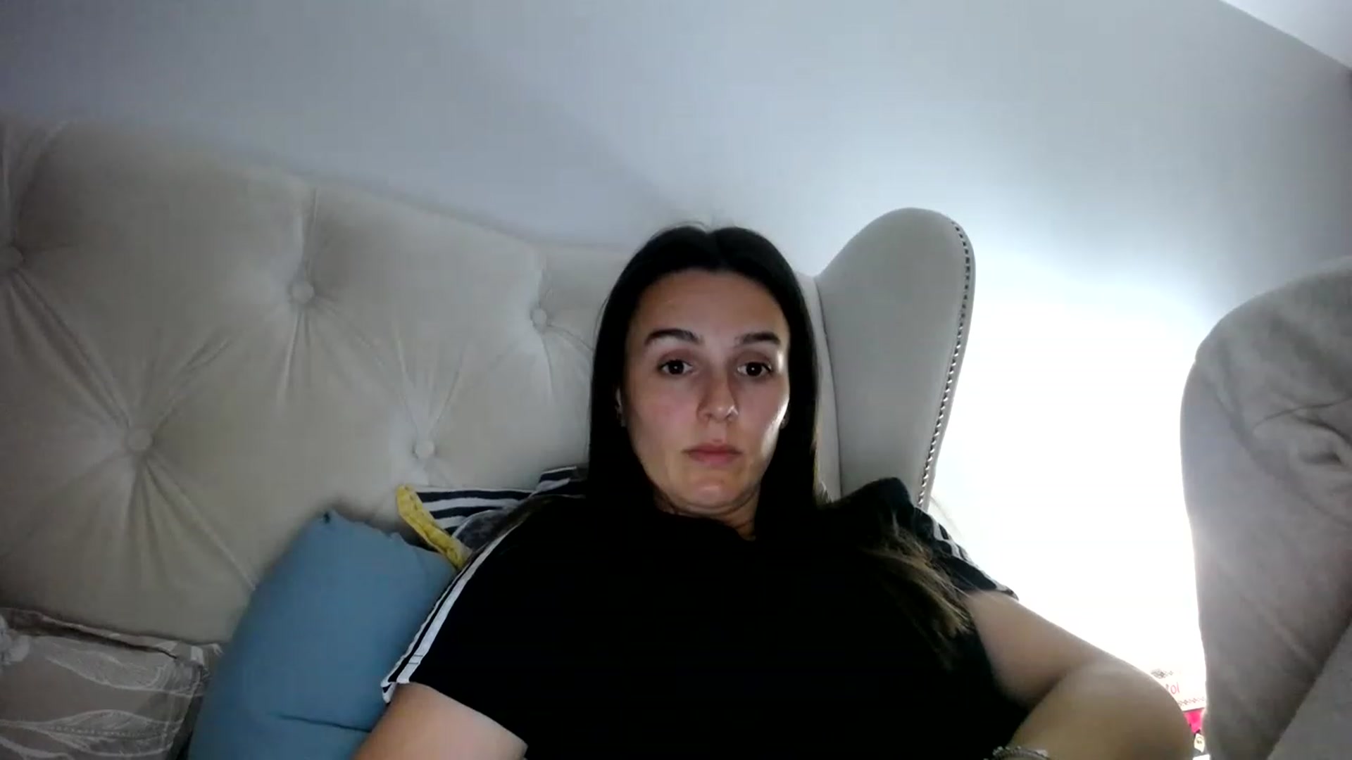 Gallery image thumbnail from L_A_U's myfreecams stream on, 05/03/2023, 18:27 image 17 of 20
