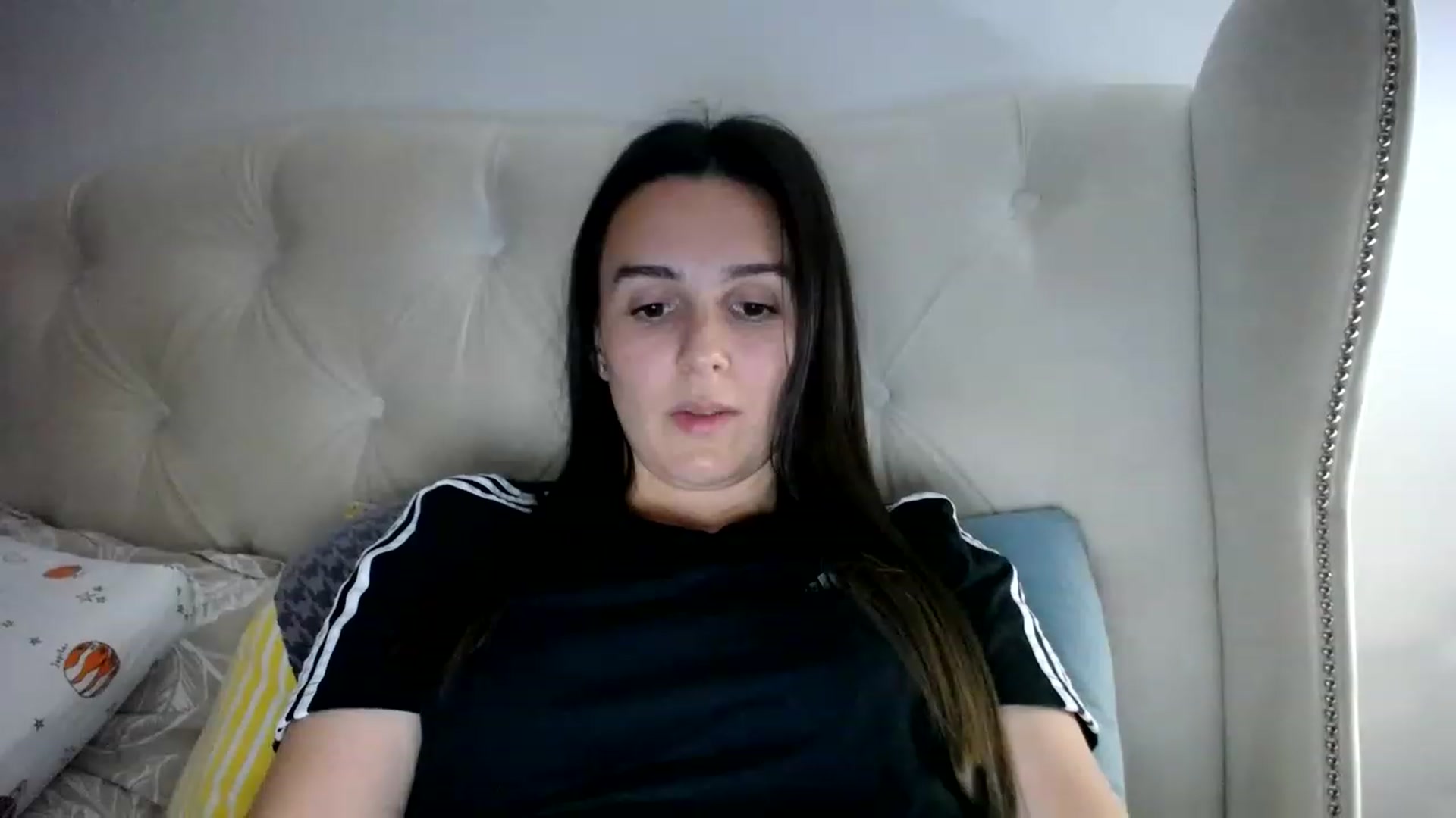 Gallery image thumbnail from L_A_U's myfreecams stream on, 05/03/2023, 19:53 image 20 of 20