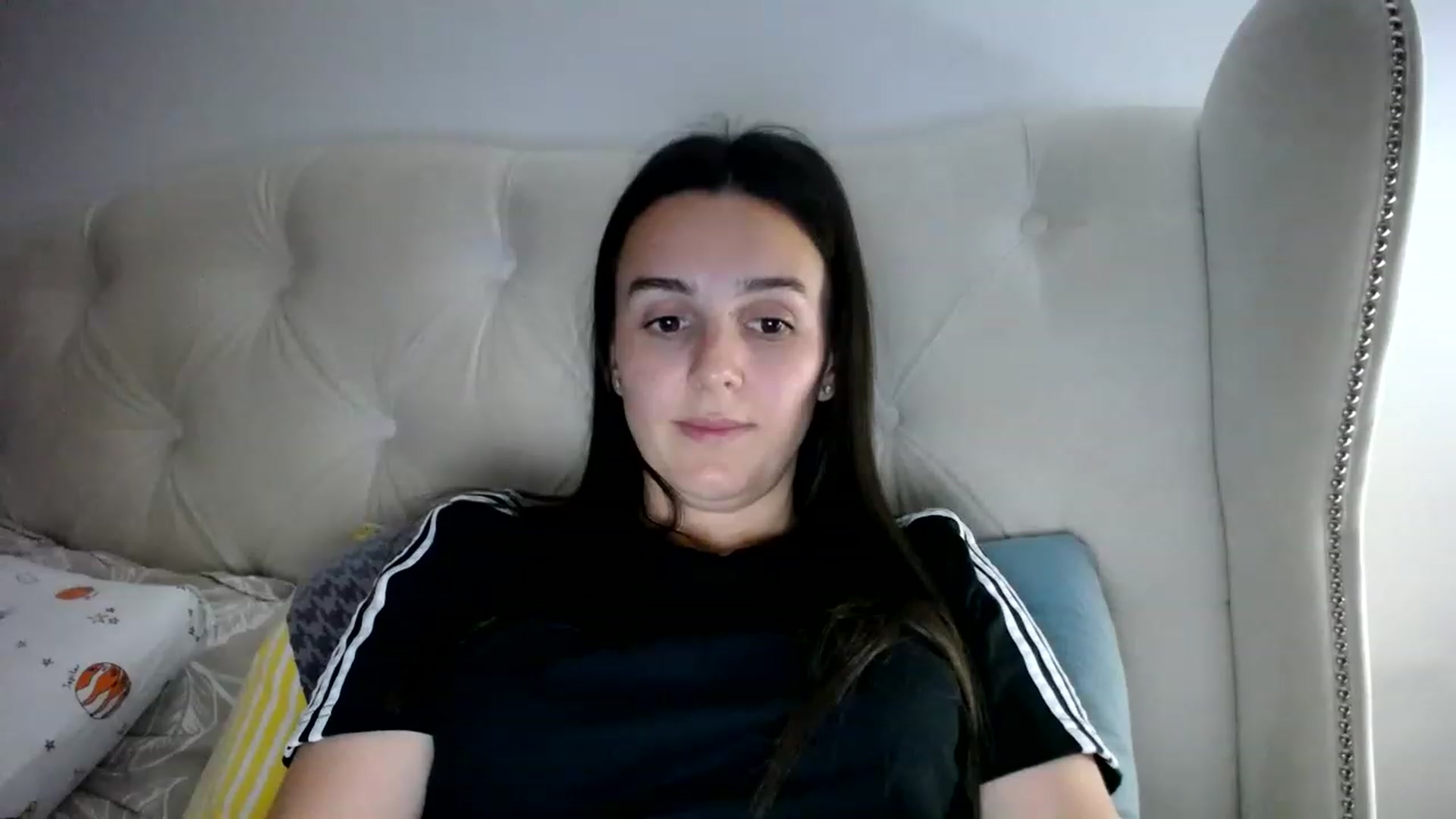 Gallery image thumbnail from L_A_U's myfreecams stream on, 05/03/2023, 19:53 image 15 of 20
