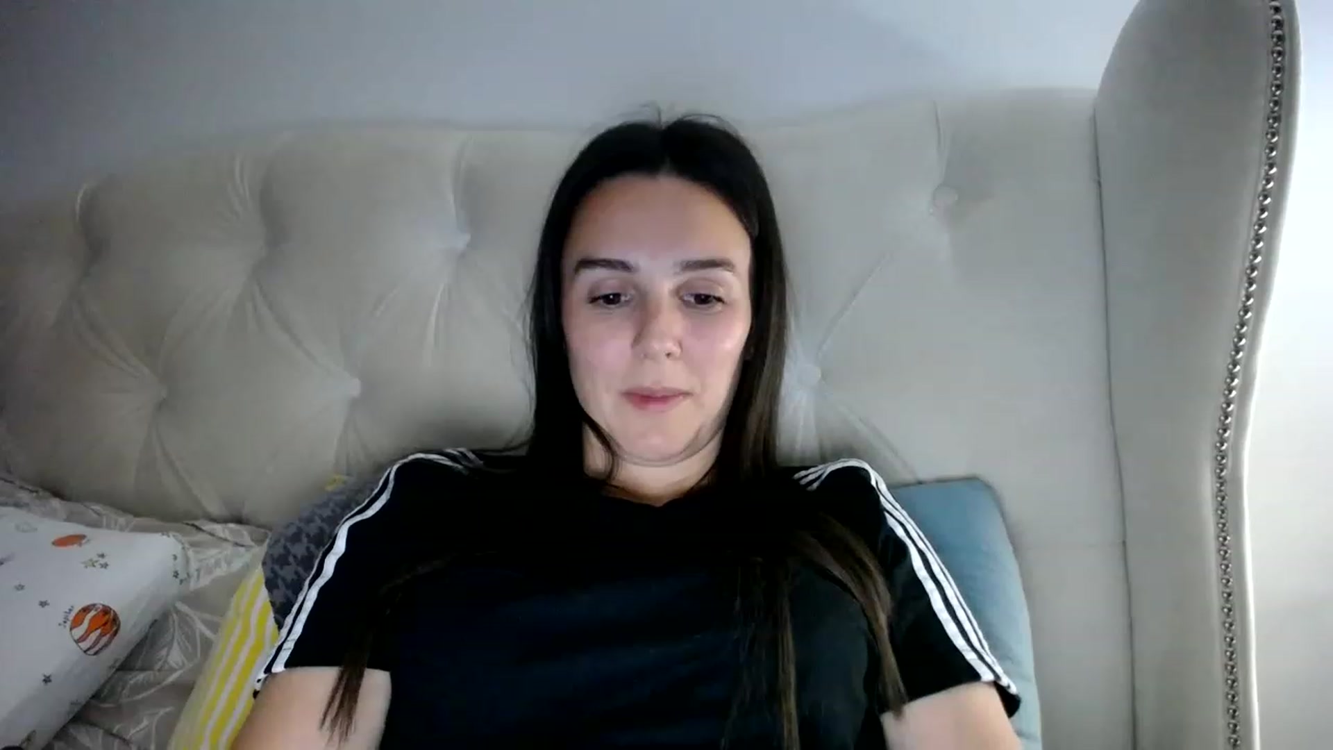 Gallery image thumbnail from L_A_U's myfreecams stream on, 05/03/2023, 19:53 image 18 of 20