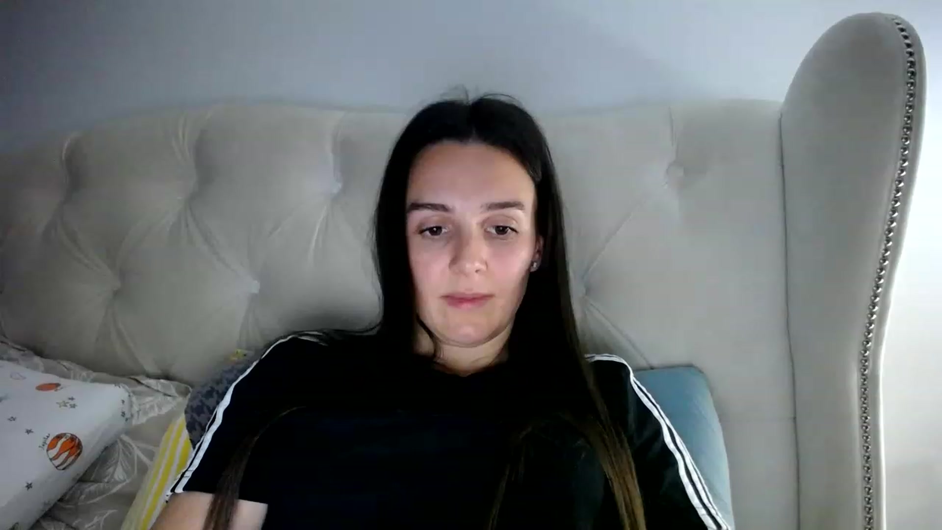 Gallery image thumbnail from L_A_U's myfreecams stream on, 05/03/2023, 19:53 image 13 of 20