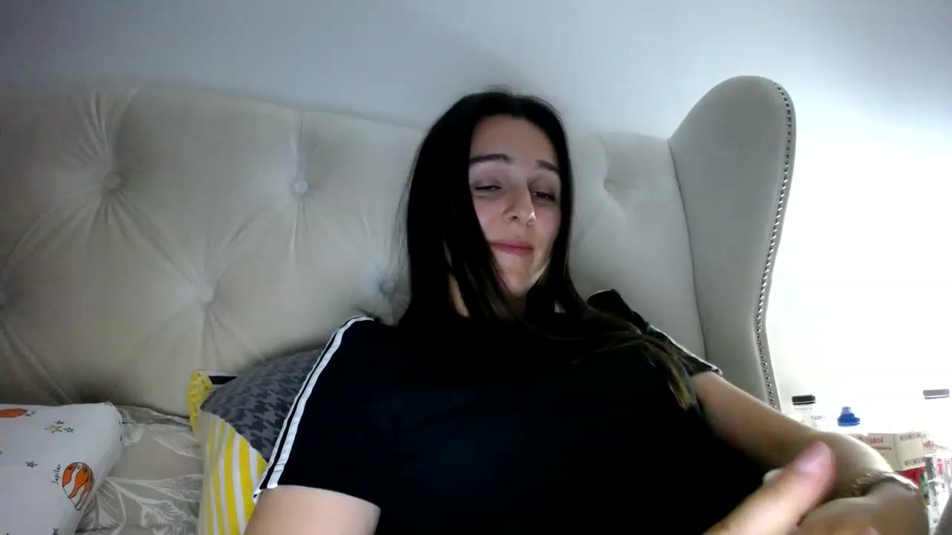 Gallery image thumbnail from L_A_U's myfreecams stream on, 05/03/2023, 19:53 image 10 of 20