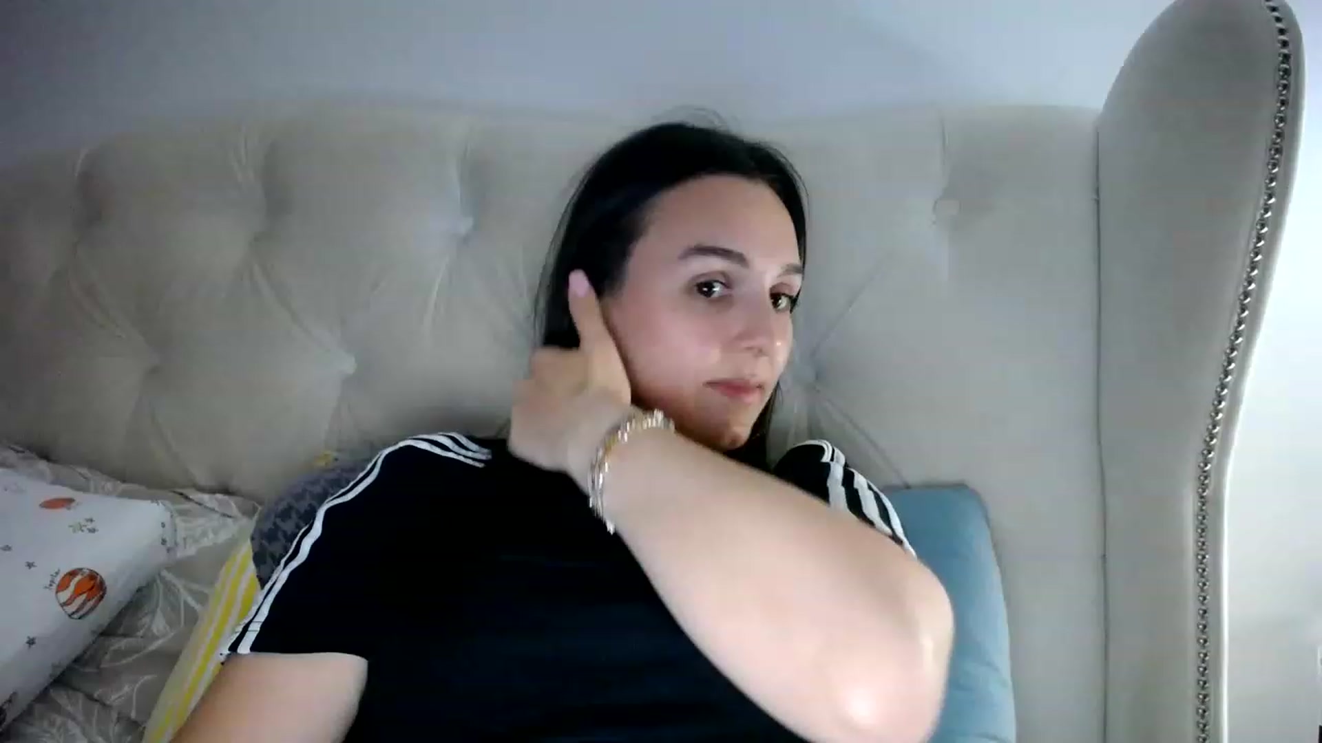 Gallery image thumbnail from L_A_U's myfreecams stream on, 05/03/2023, 19:53 image 19 of 20
