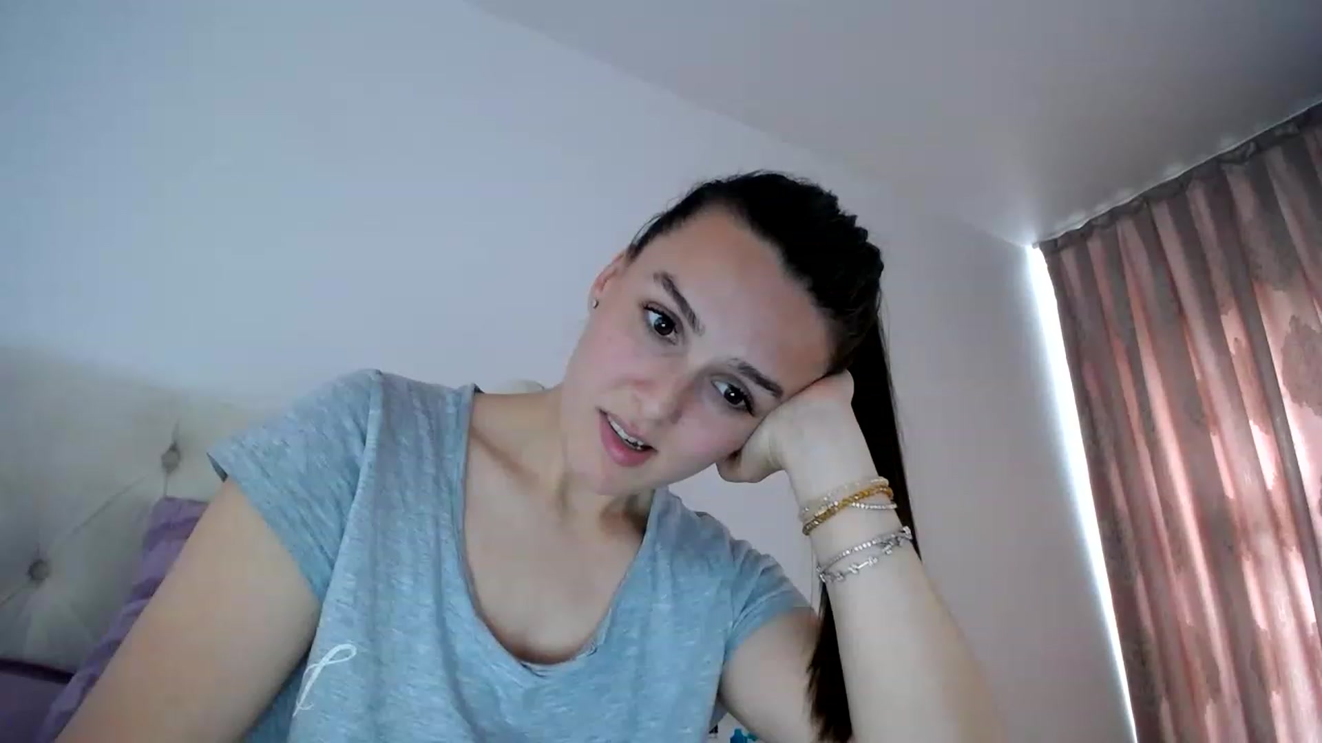 Gallery image thumbnail from L_A_U's myfreecams stream on, 05/12/2023, 12:52 image 17 of 20