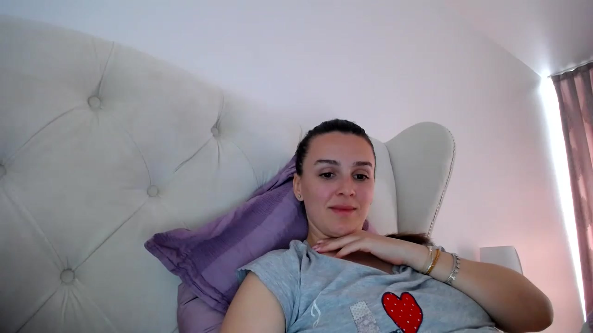 Gallery image thumbnail from L_A_U's myfreecams stream on, 05/15/2023, 08:41 image 5 of 20