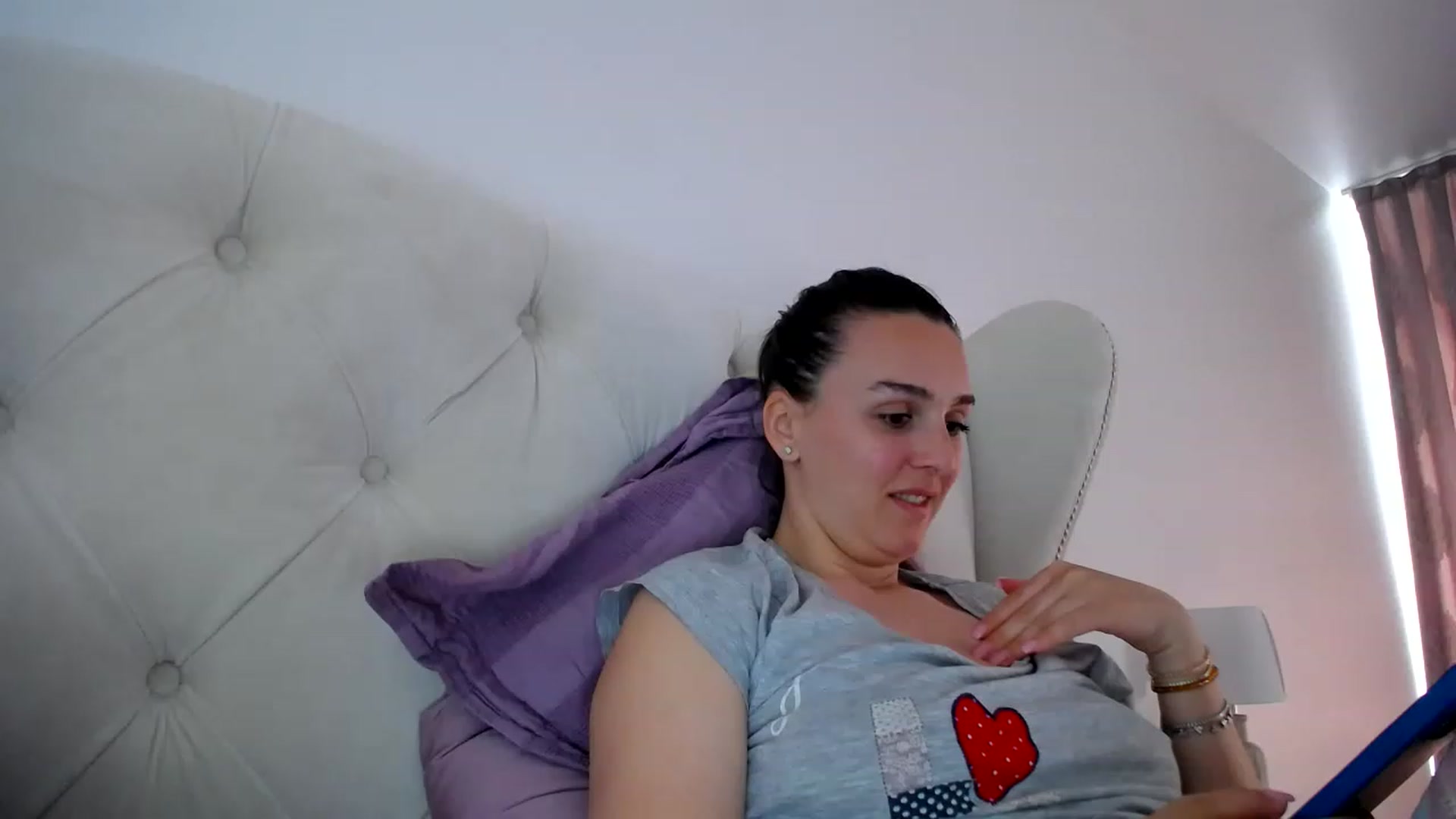Gallery image thumbnail from L_A_U's myfreecams stream on, 05/15/2023, 08:41 image 10 of 20