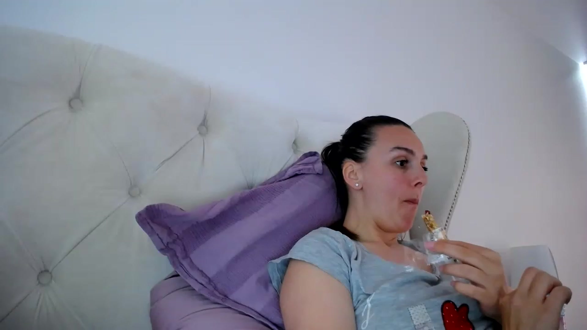 Gallery image thumbnail from L_A_U's myfreecams stream on, 05/15/2023, 08:41 image 15 of 20