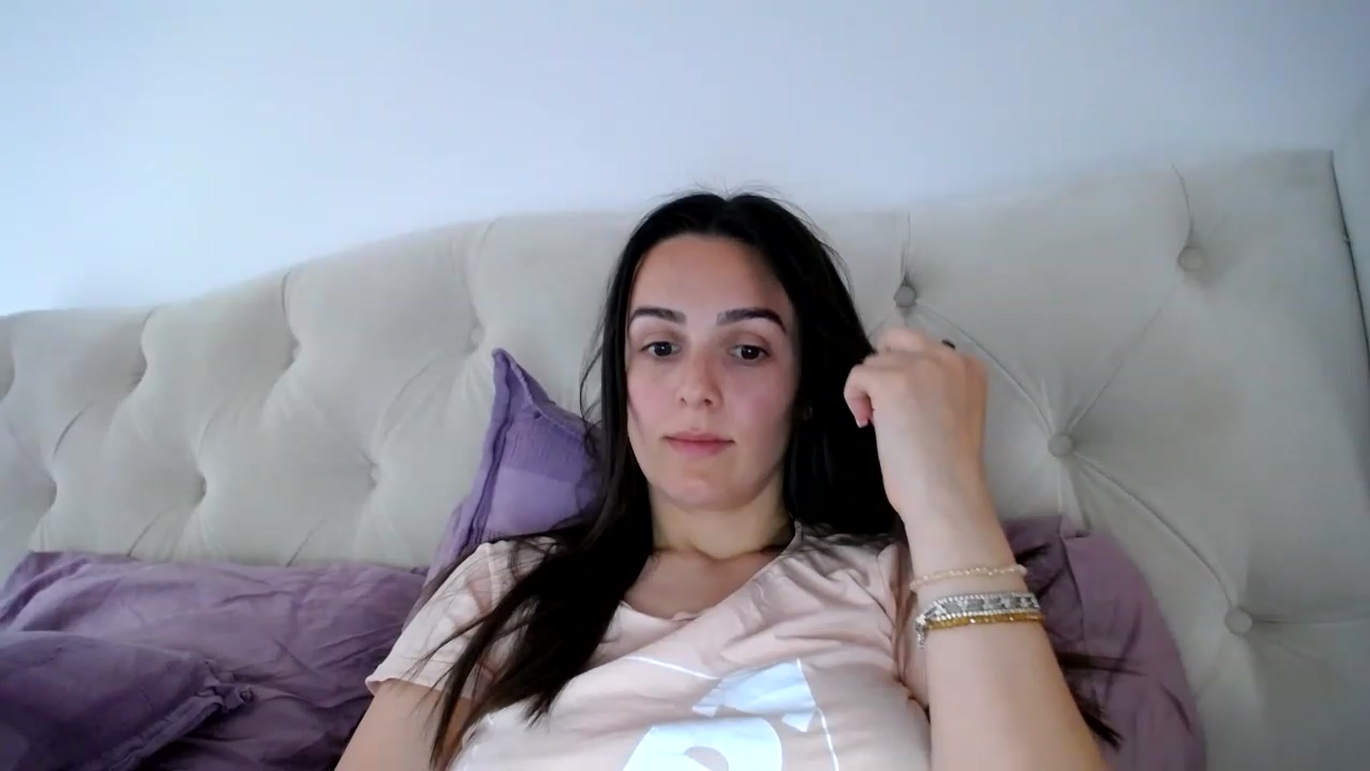 Gallery image thumbnail from L_A_U's myfreecams stream on, 05/17/2023, 11:55 image 12 of 20