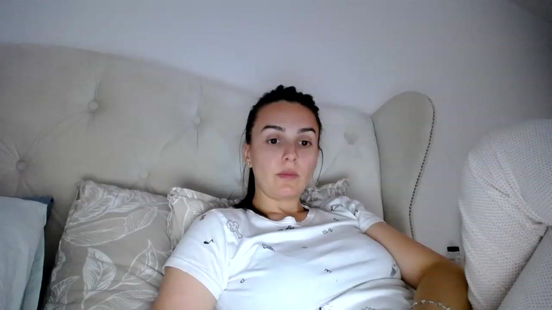 Gallery image thumbnail from L_A_U's myfreecams stream on, 05/21/2023, 16:16 image 16 of 20