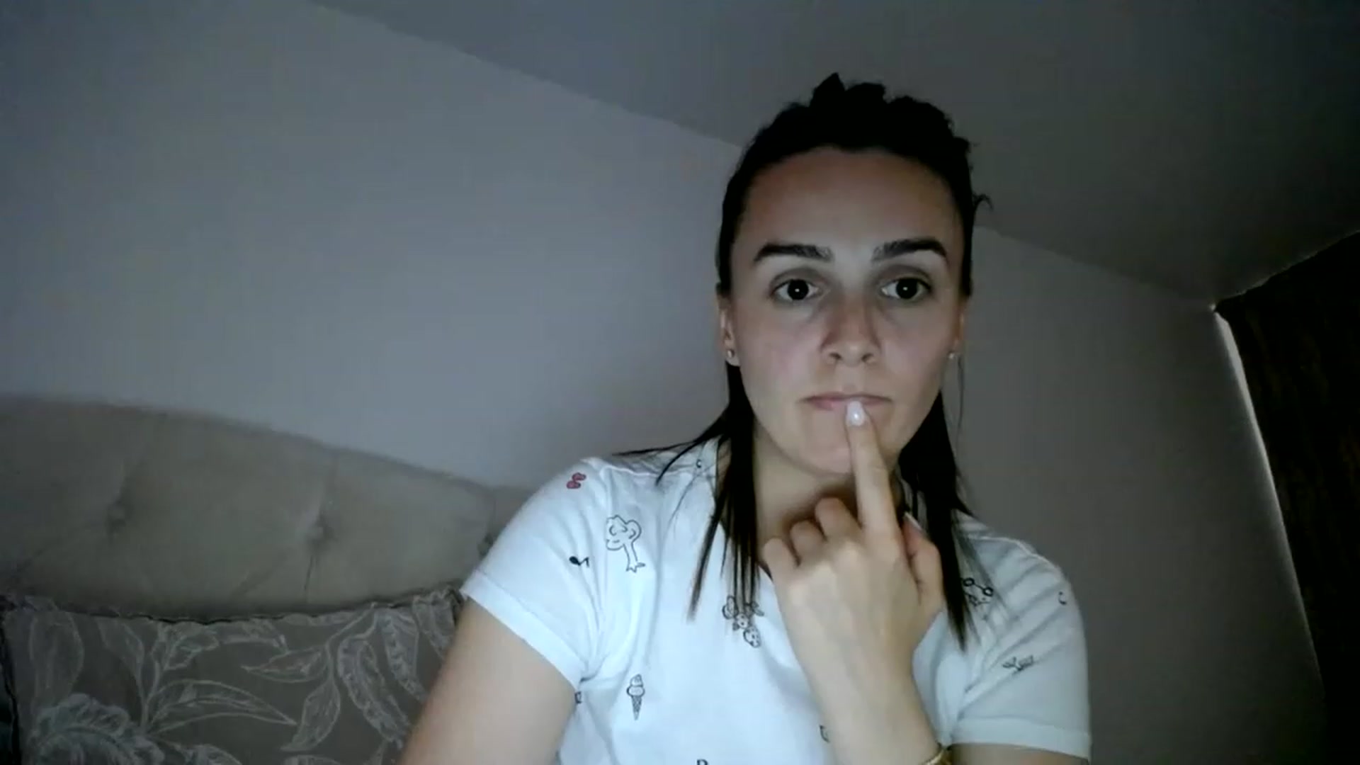 Gallery image thumbnail from L_A_U's myfreecams stream on, 05/21/2023, 17:05 image 18 of 20