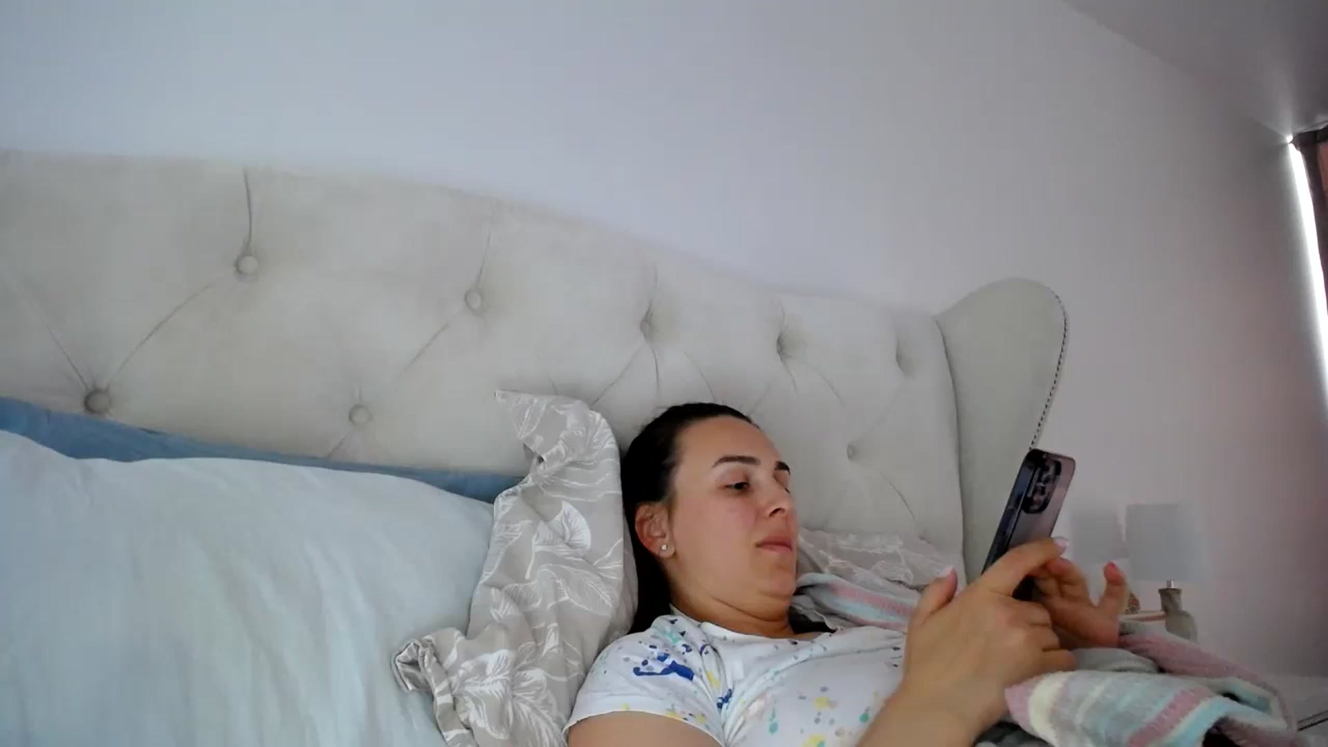 Gallery image thumbnail from L_A_U's myfreecams stream on, 05/22/2023, 10:06 image 5 of 20