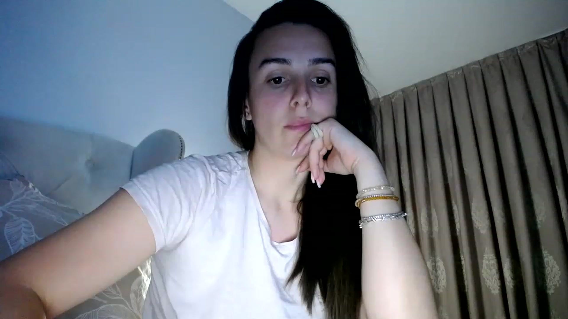 Gallery image thumbnail from L_A_U's myfreecams stream on, 06/04/2023, 02:15 image 7 of 20