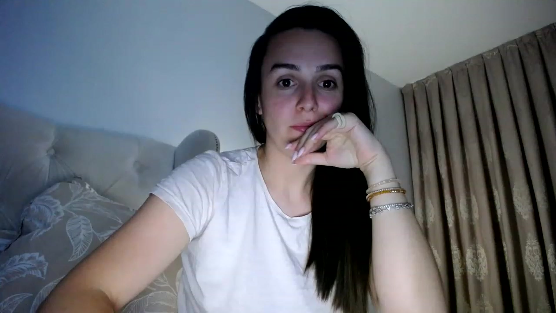 Gallery image thumbnail from L_A_U's myfreecams stream on, 06/04/2023, 02:15 image 5 of 20