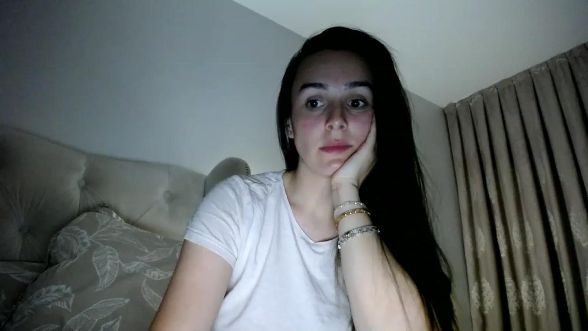 Gallery image thumbnail from L_A_U's myfreecams stream on, 06/04/2023, 02:15 image 1 of 20