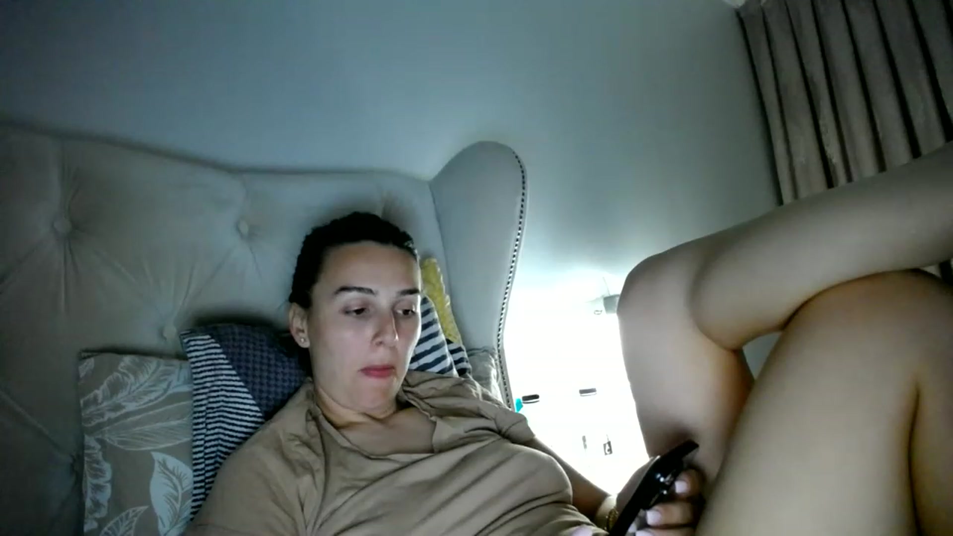 Gallery image thumbnail from L_A_U's myfreecams stream on, 06/06/2023, 22:34 image 16 of 20
