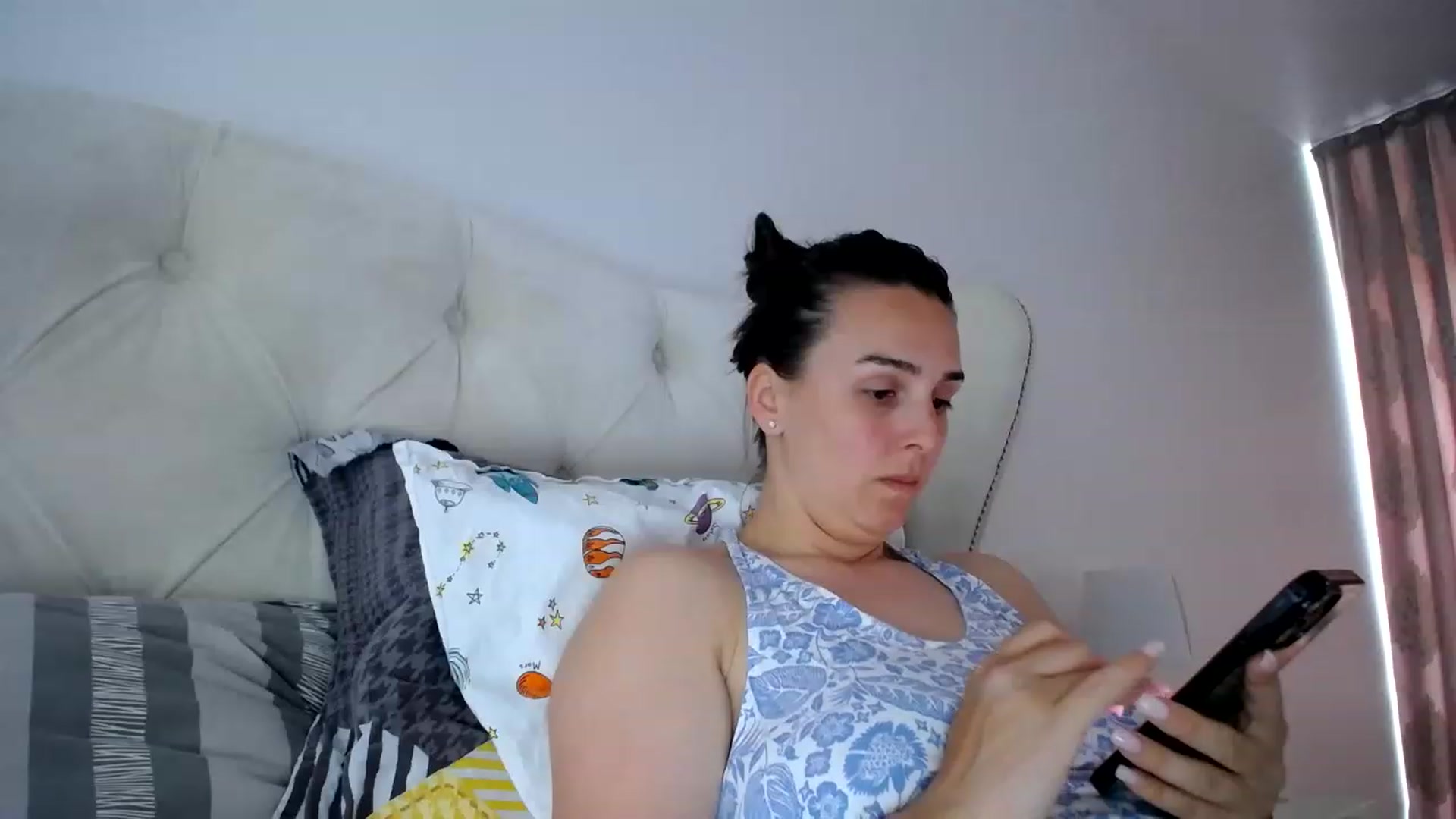 Gallery image thumbnail from L_A_U's myfreecams stream on, 06/08/2023, 09:26 image 6 of 20
