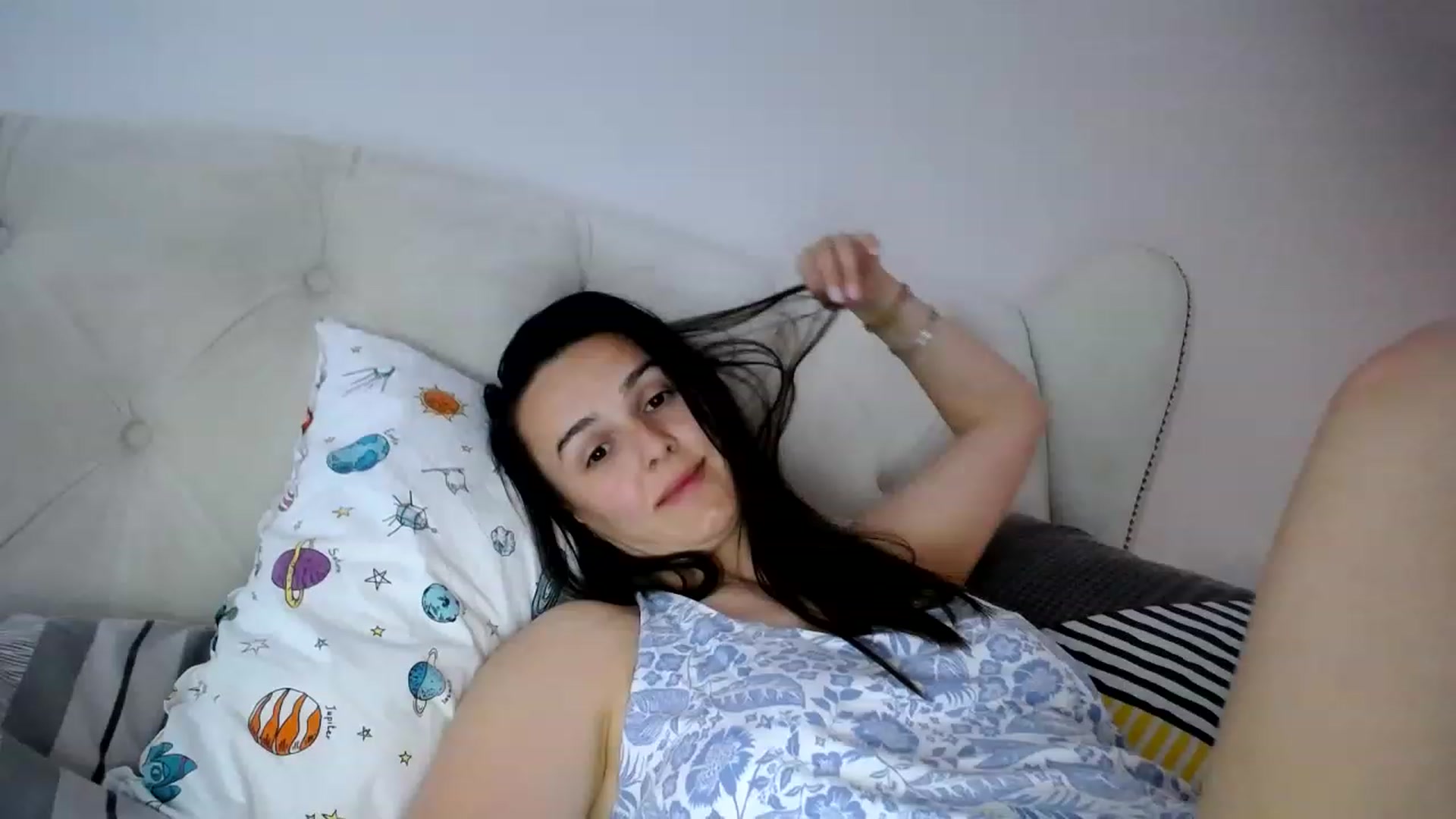 Gallery image thumbnail from L_A_U's myfreecams stream on, 06/08/2023, 12:38 image 1 of 20