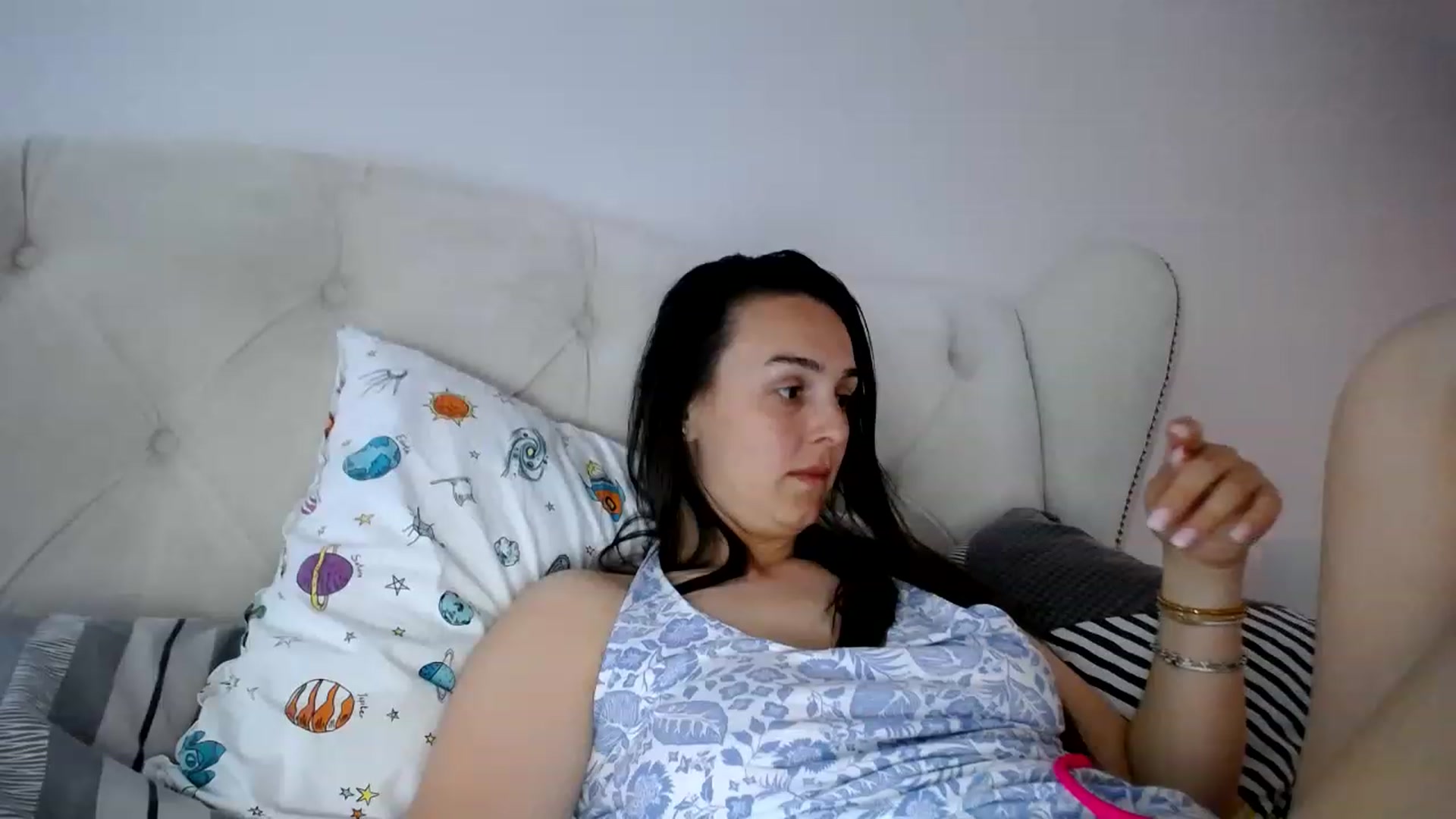 Gallery image thumbnail from L_A_U's myfreecams stream on, 06/08/2023, 12:38 image 7 of 20