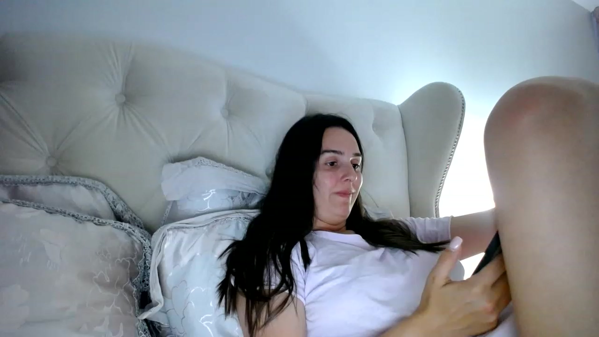 Gallery image thumbnail from L_A_U's myfreecams stream on, 06/15/2023, 17:15 image 12 of 20