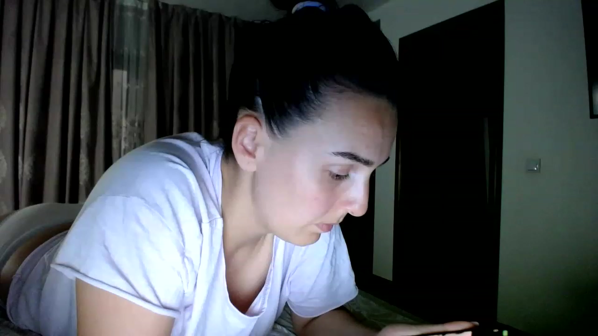 Gallery image thumbnail from L_A_U's myfreecams stream on, 07/13/2023, 21:04 image 2 of 20